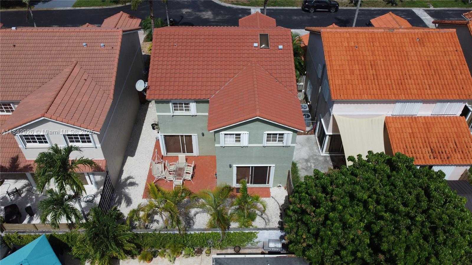 Small Image of 10290 SOUTH WEST 139TH CT, Miami Number 4