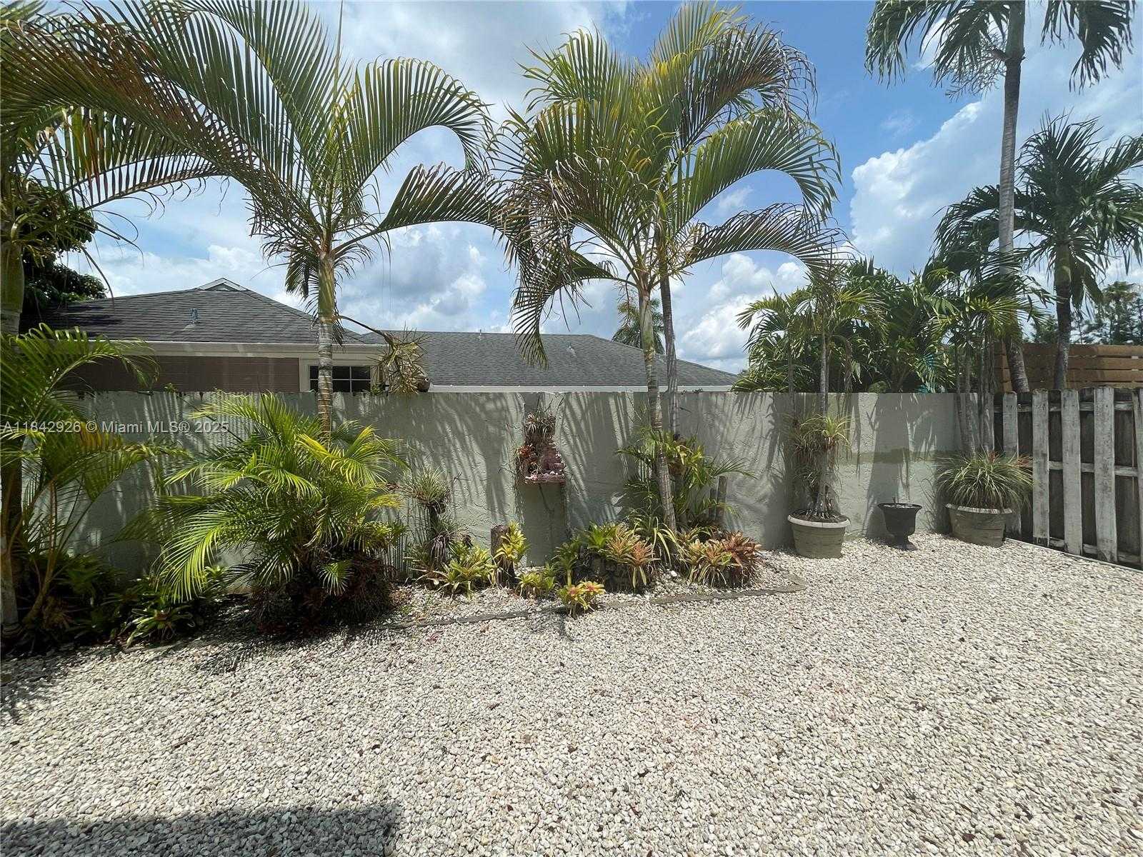 Small Image of 10290 SOUTH WEST 139TH CT, Miami Number 40