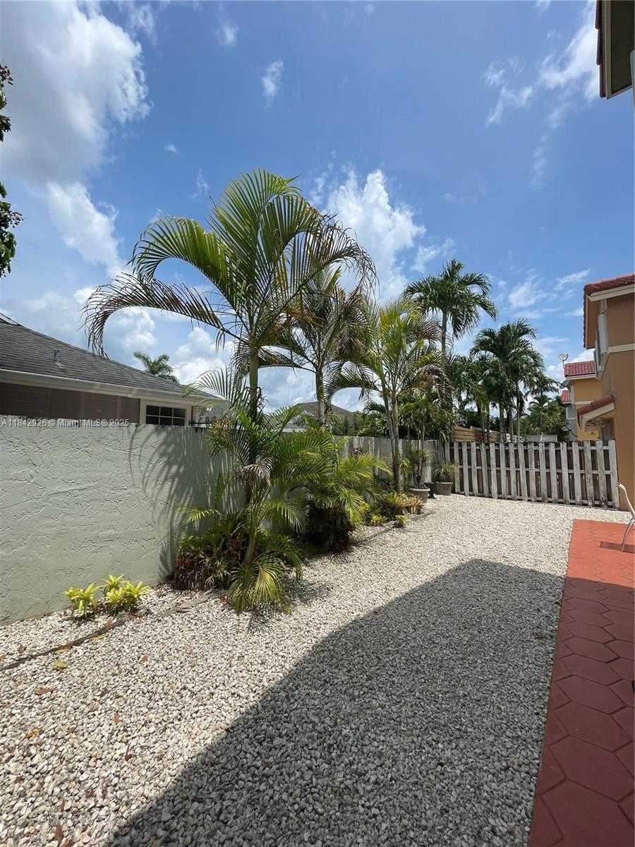 Small Image of 10290 SOUTH WEST 139TH CT, Miami Number 41