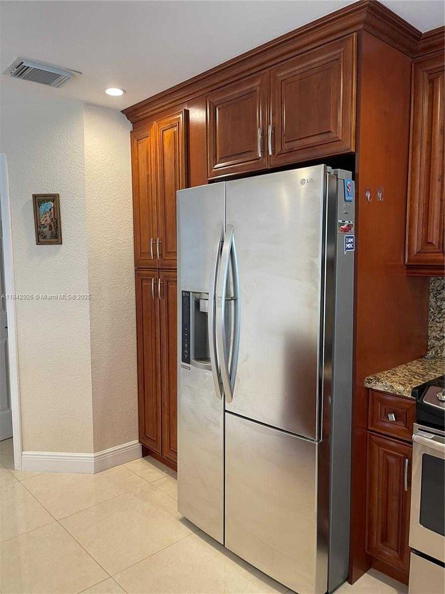 Small Image of 10290 SOUTH WEST 139TH CT, Miami Number 9