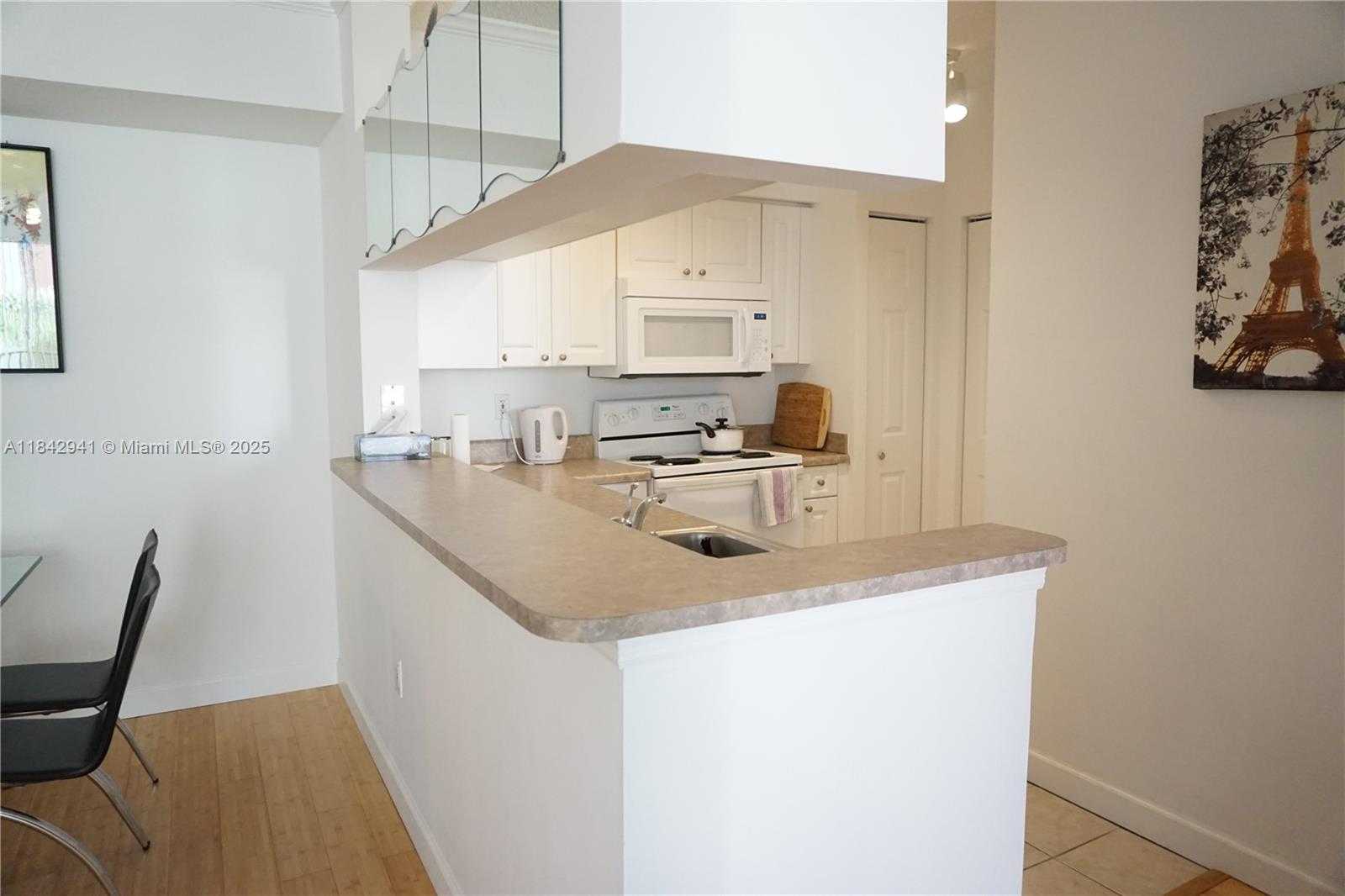 Small Image of 17100 NORTH BAY RD #1510, Sunny Isles Beach Number 10