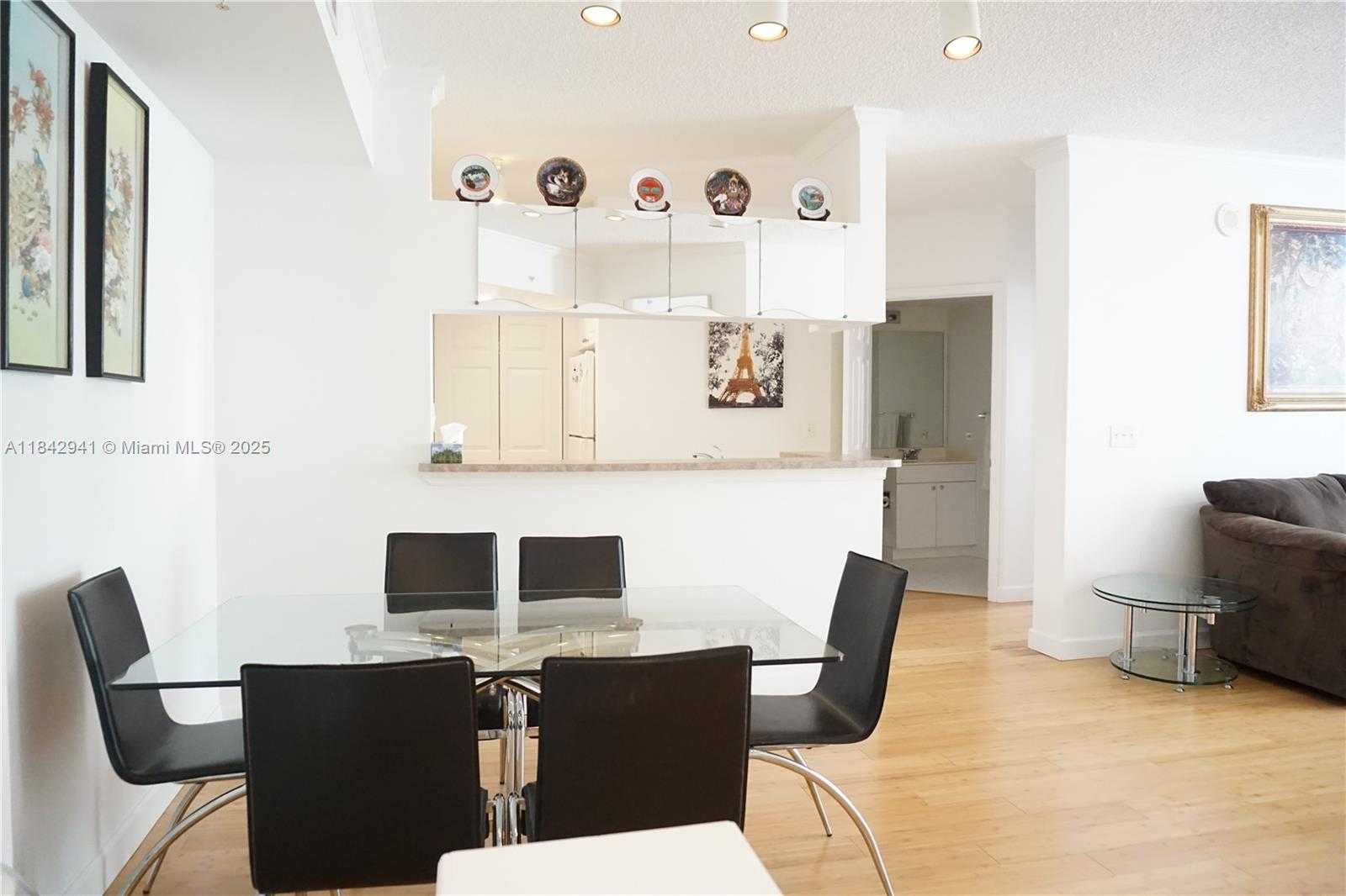 Small Image of 17100 NORTH BAY RD #1510, Sunny Isles Beach Number 5
