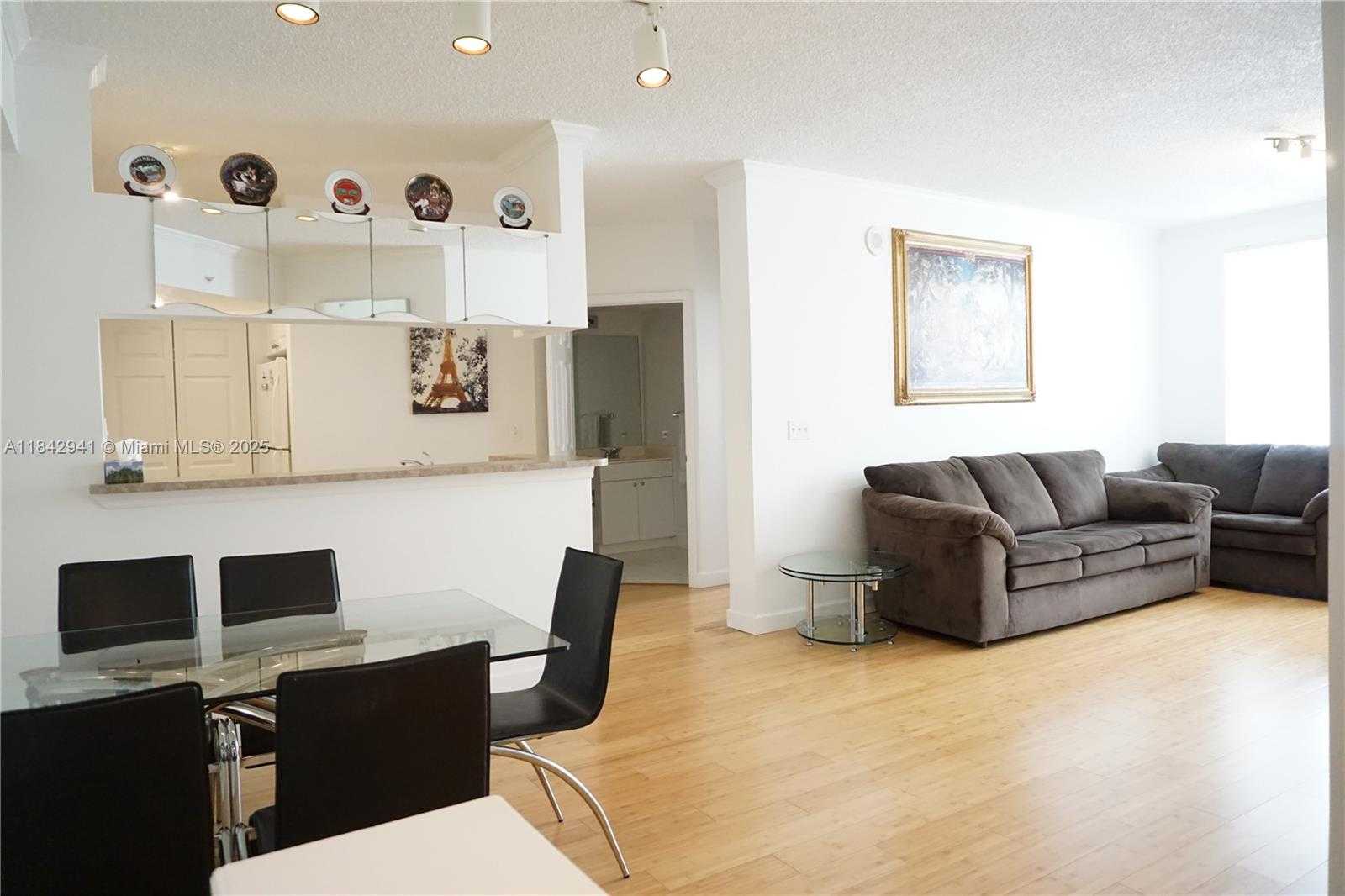 Small Image of 17100 NORTH BAY RD #1510, Sunny Isles Beach Number 6
