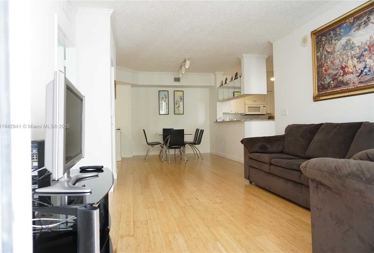 Small Image of 17100 NORTH BAY RD #1510, Sunny Isles Beach Number 7