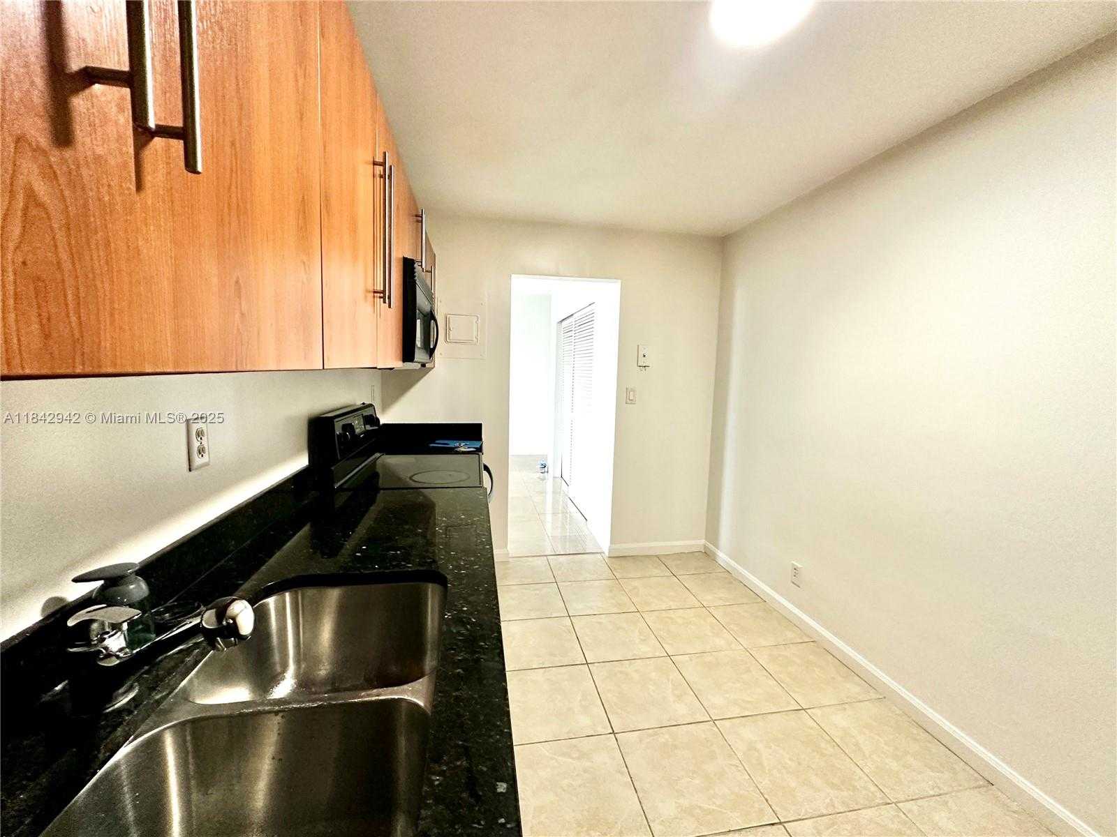 Small Image of 3000 SOUTH OCEAN DR #1208, Hollywood Number 10