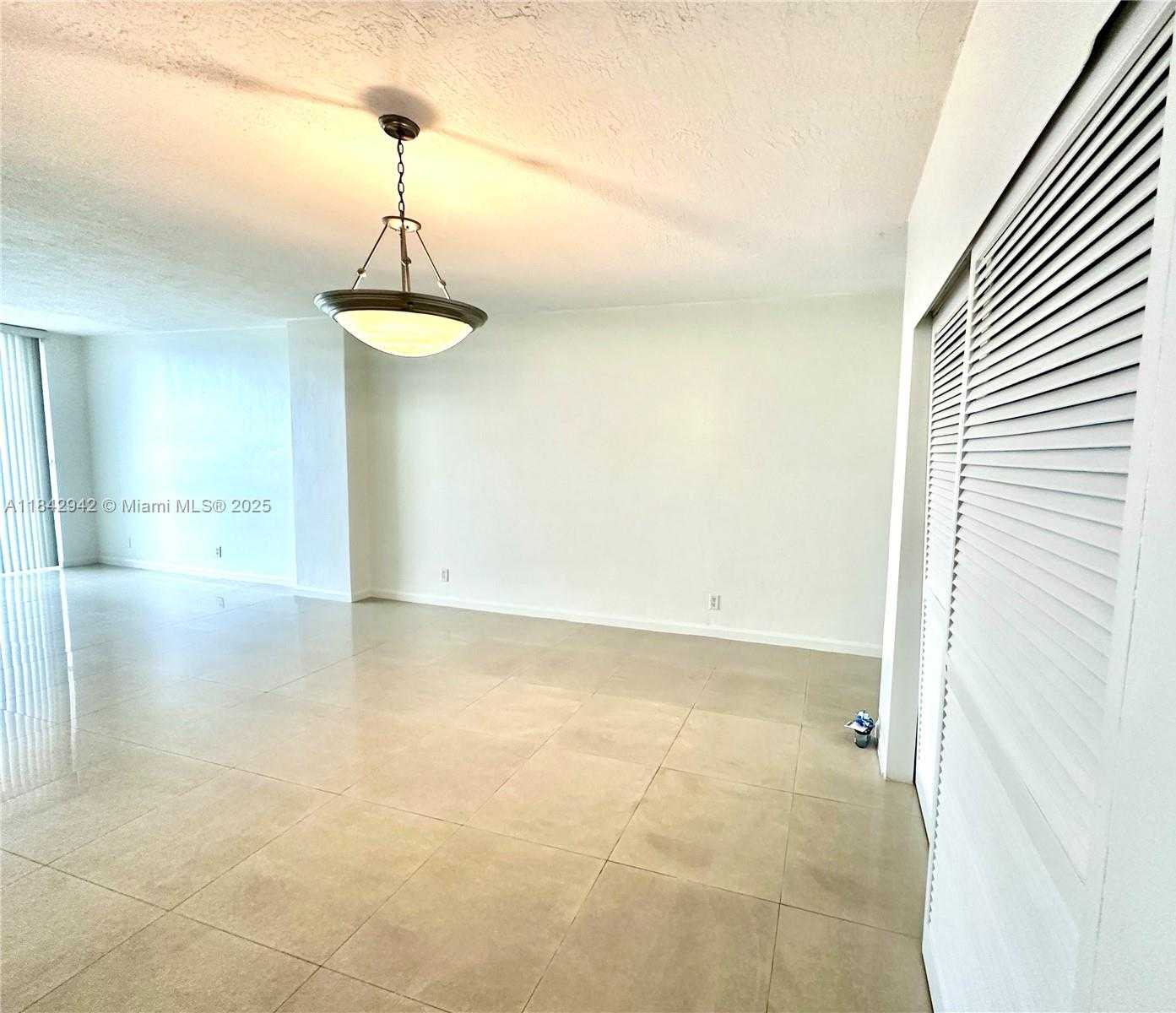 Small Image of 3000 SOUTH OCEAN DR #1208, Hollywood Number 11