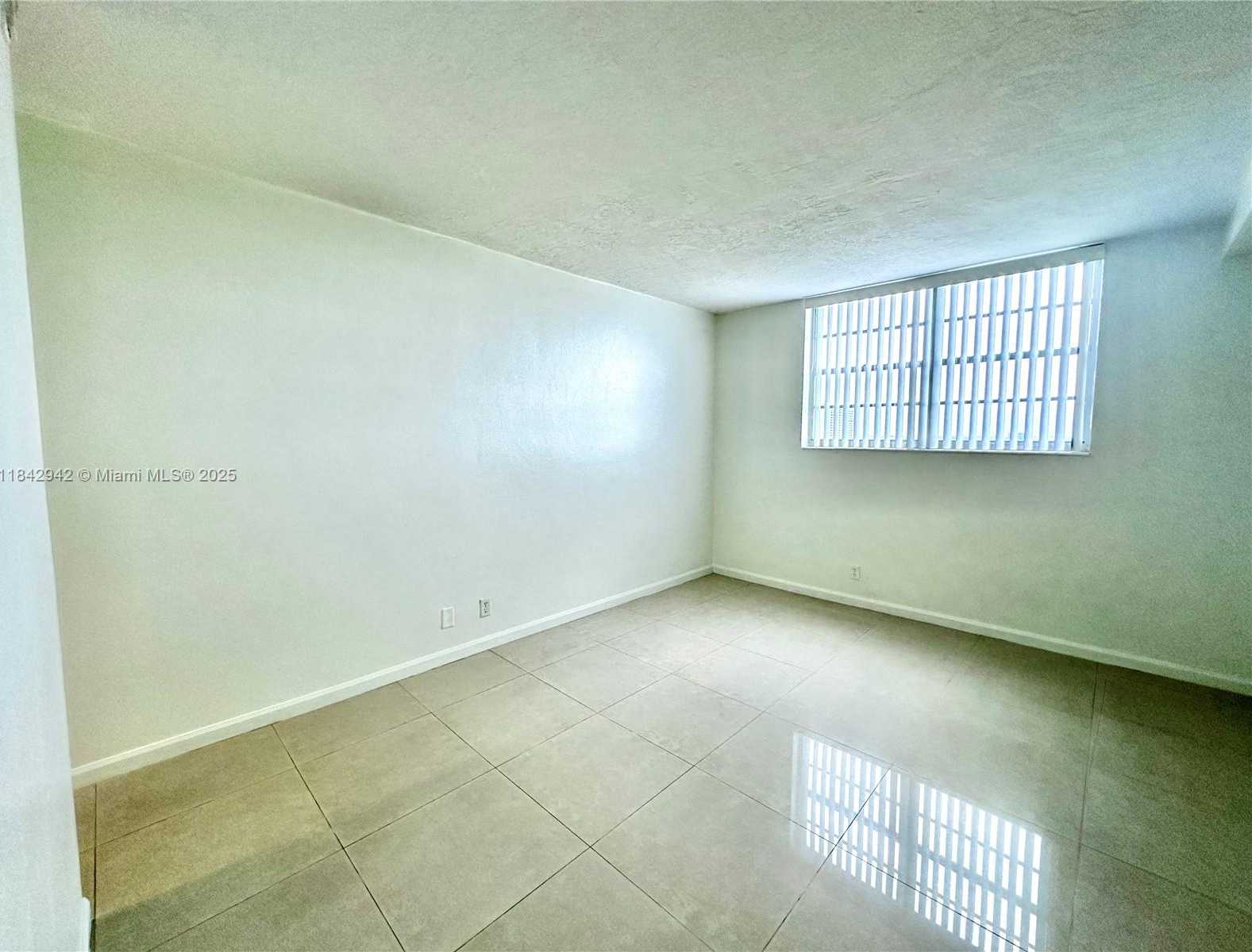 Small Image of 3000 SOUTH OCEAN DR #1208, Hollywood Number 15