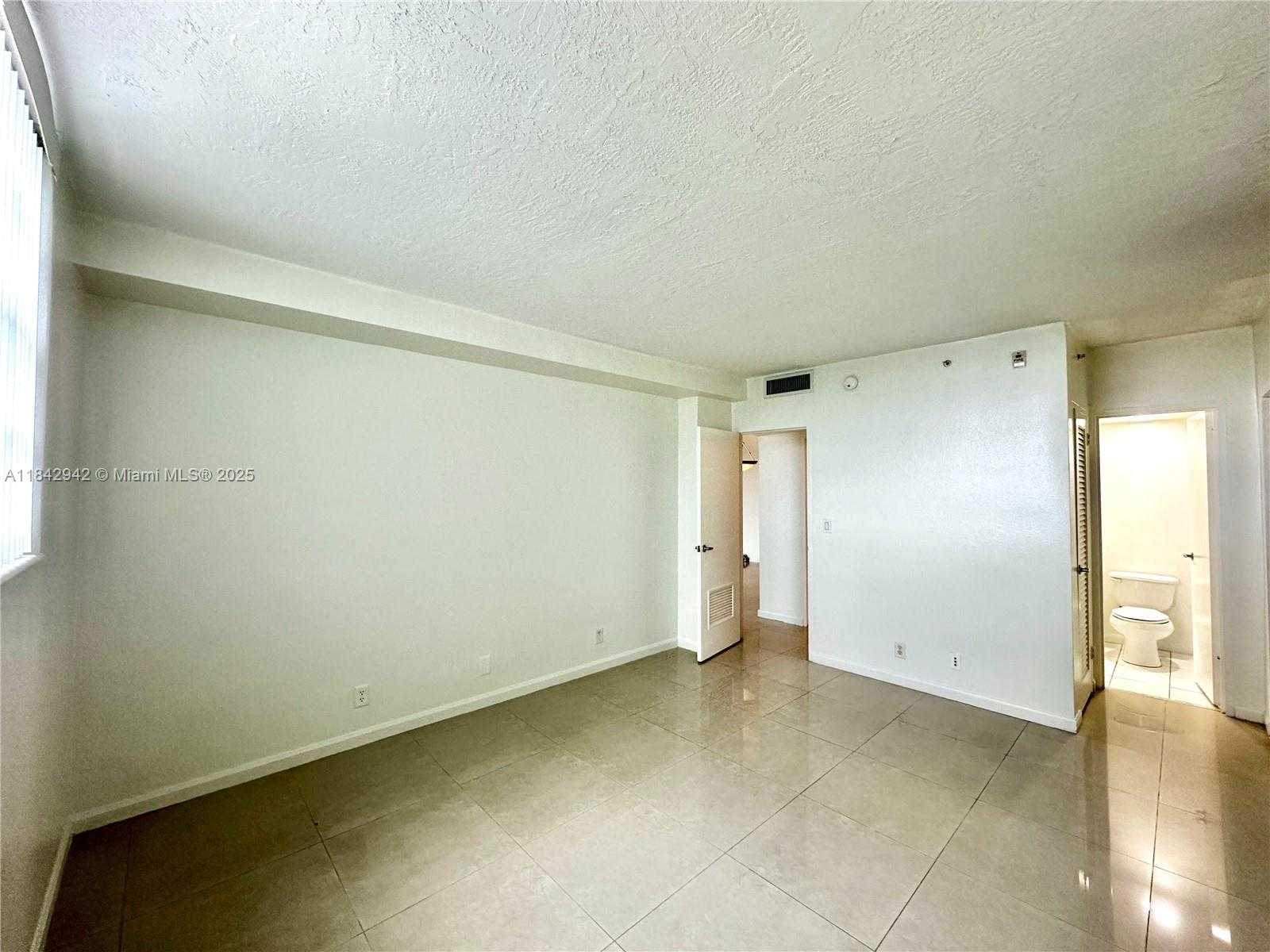 Small Image of 3000 SOUTH OCEAN DR #1208, Hollywood Number 16