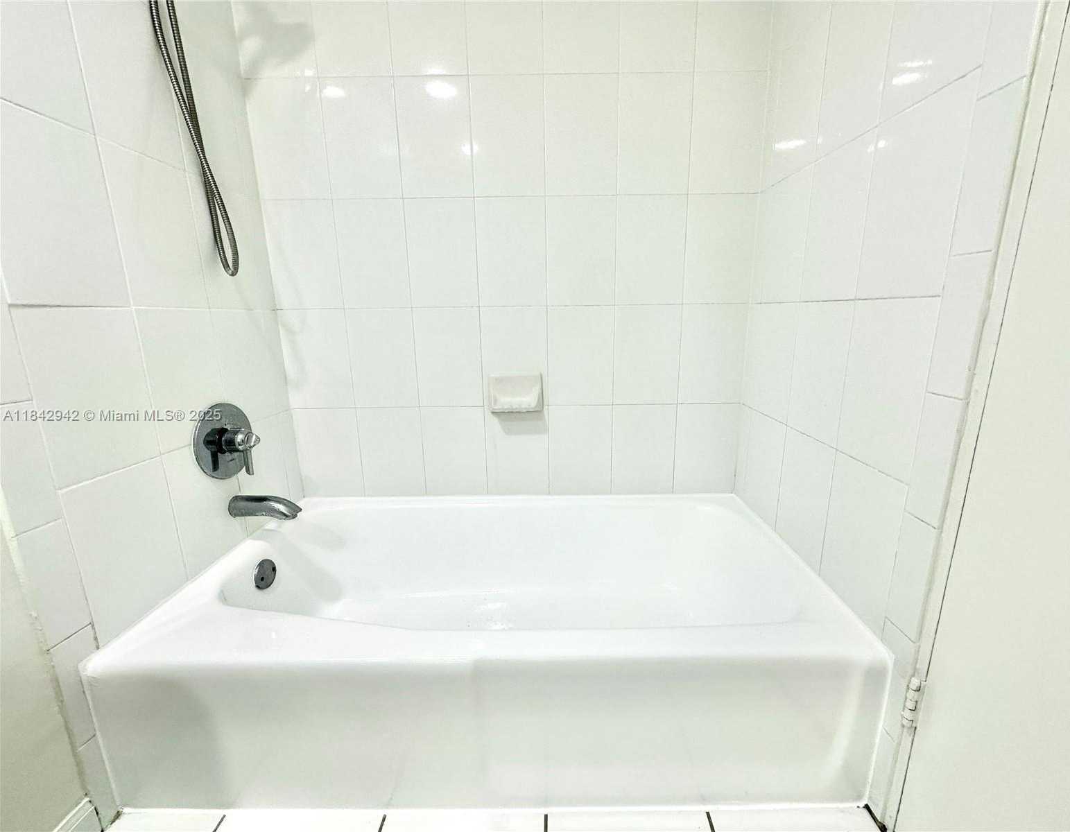 Small Image of 3000 SOUTH OCEAN DR #1208, Hollywood Number 21