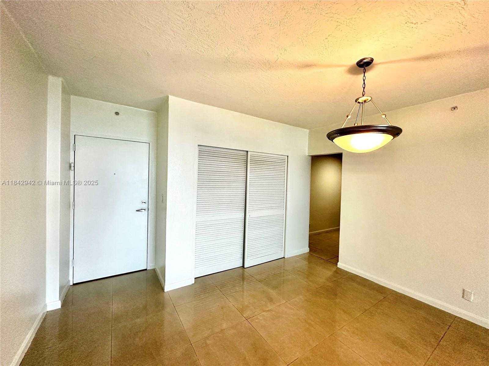 Small Image of 3000 SOUTH OCEAN DR #1208, Hollywood Number 5