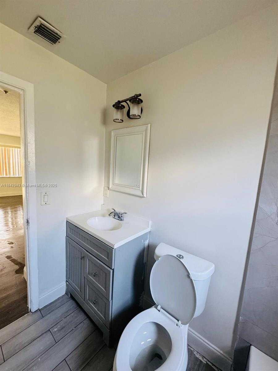 Small Image of 1101 GRANT ST, West Palm Beach Number 10