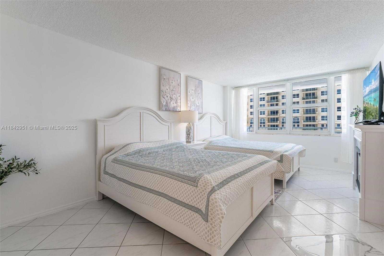 Small Image of Hallandale Beach Number 11