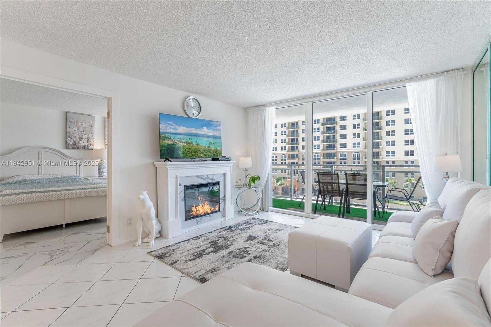 Small Image of Hallandale Beach Number 5