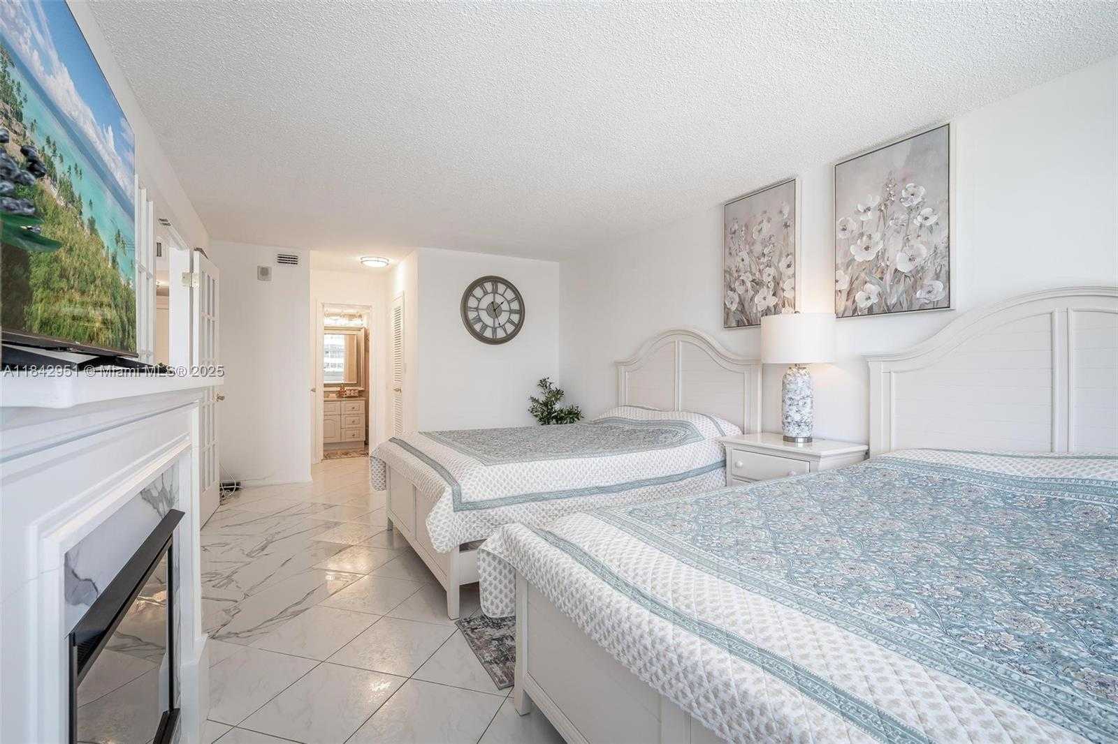 Small Image of Hallandale Beach Number 9