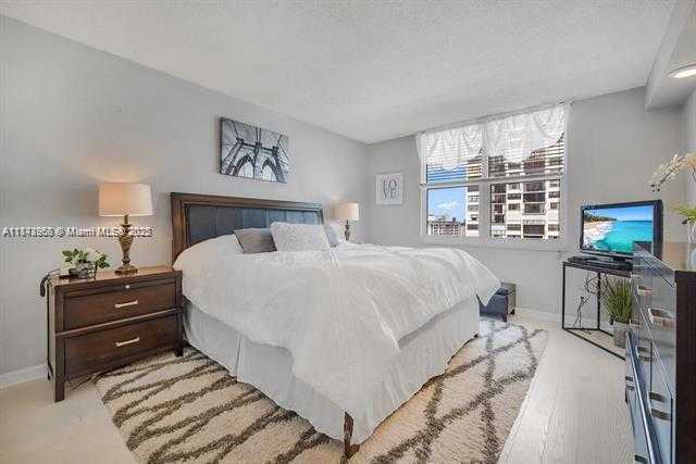 Small Image of 2501 SOUTH OCEAN DR #PH38(september 7), Hollywood Number 18
