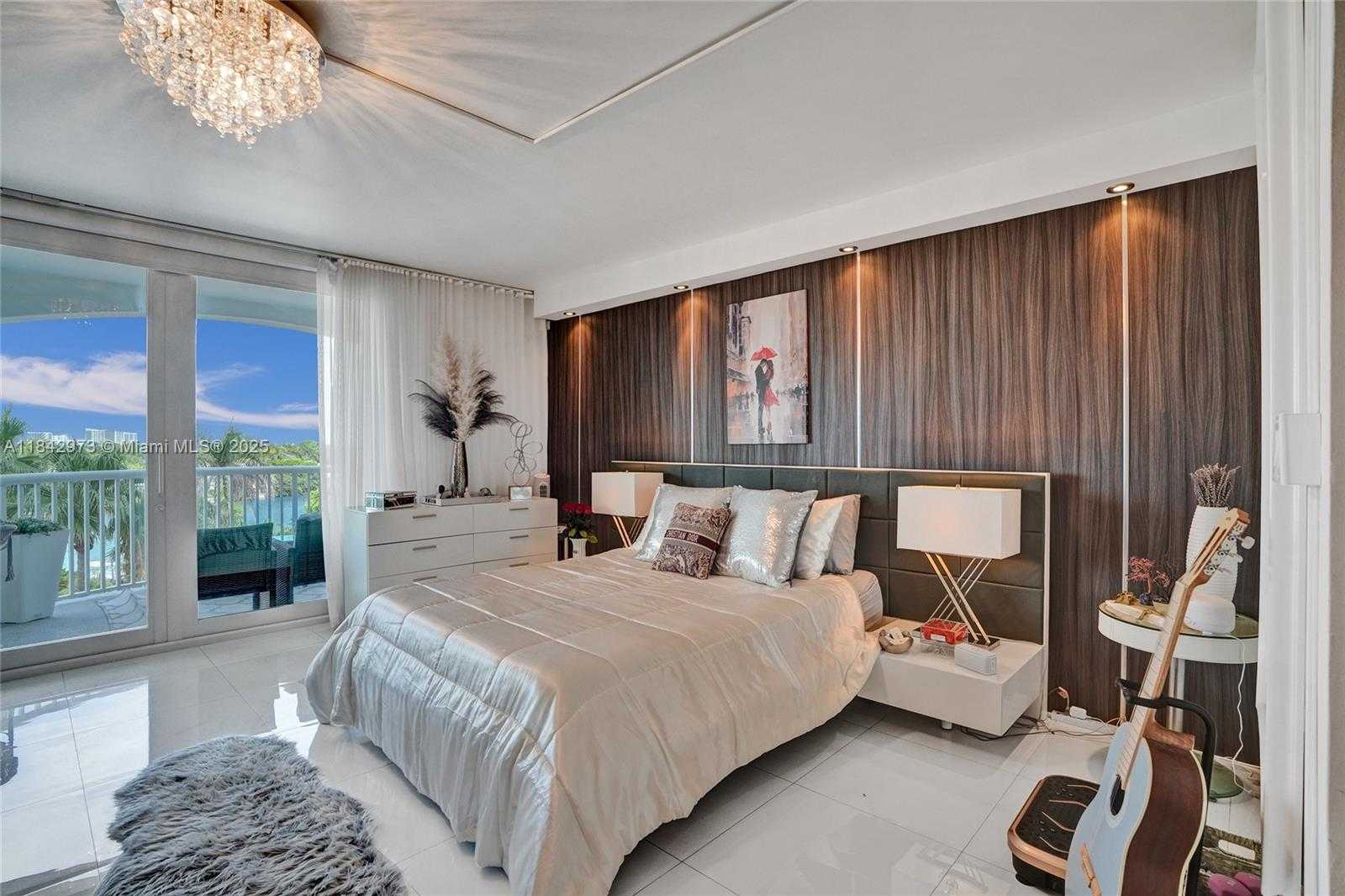 Small Image of 5401 COLLINS AVE #424, Miami Beach Number 12