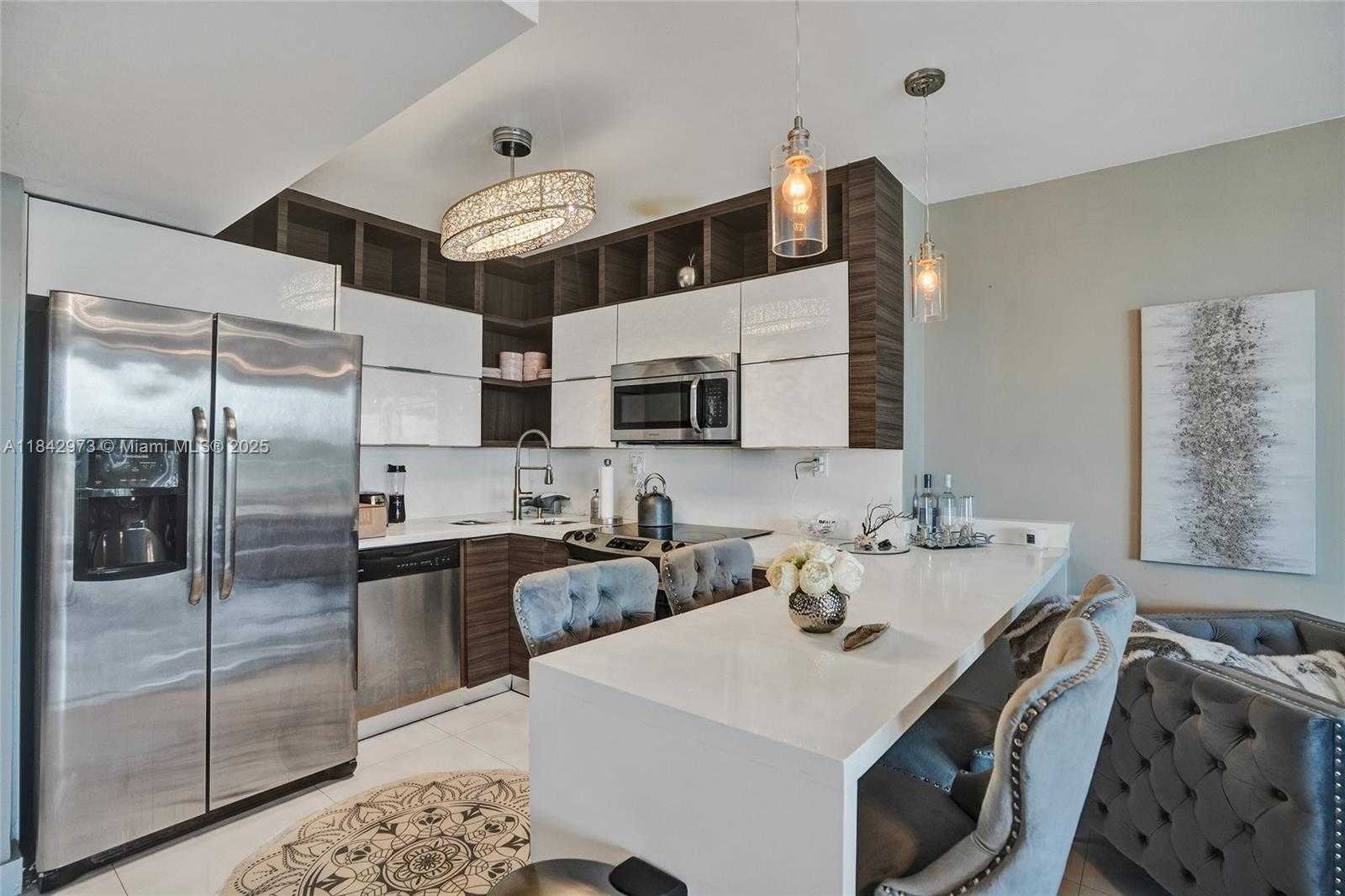 Small Image of 5401 COLLINS AVE #424, Miami Beach Number 15