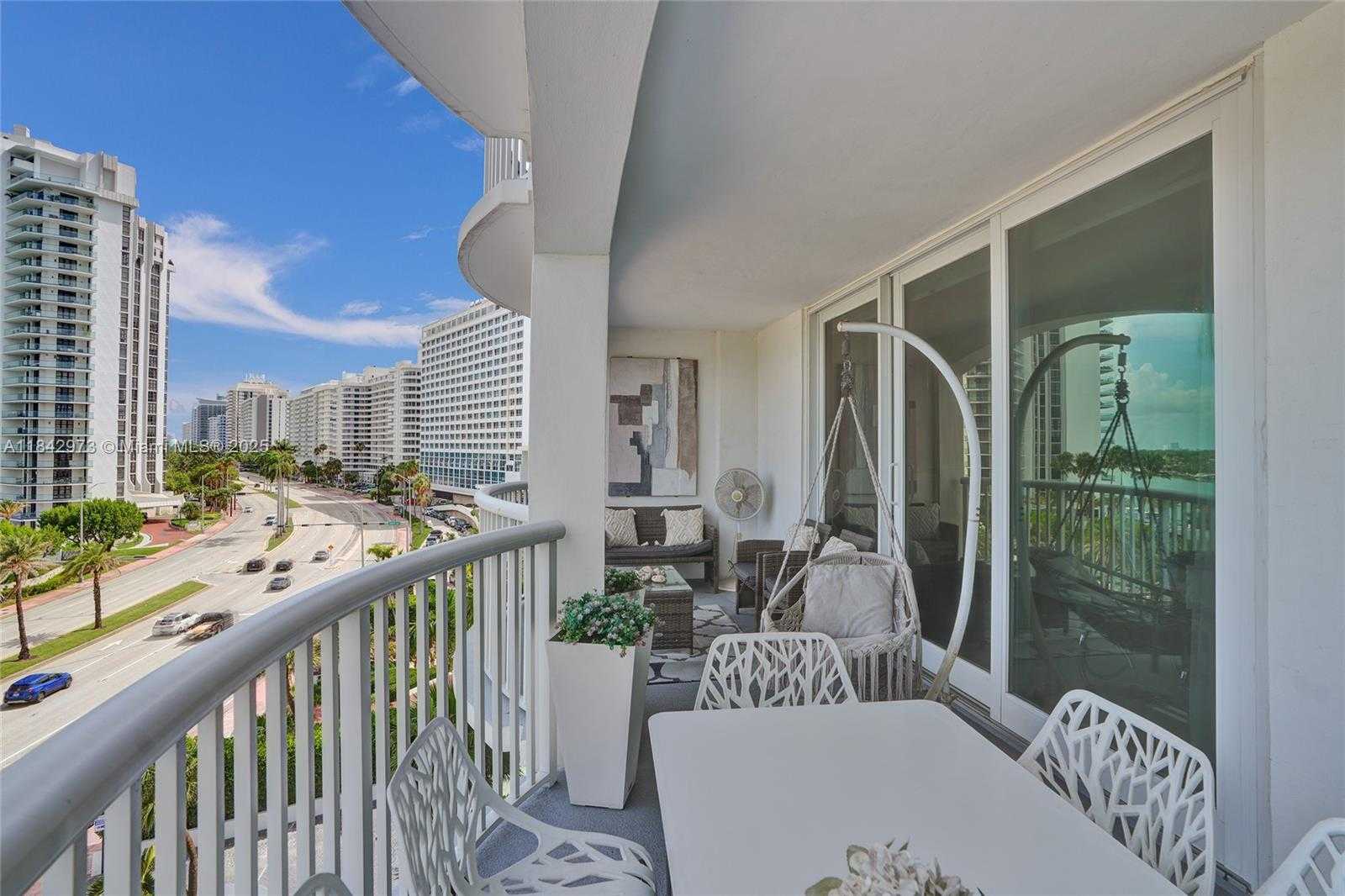 Small Image of 5401 COLLINS AVE #424, Miami Beach Number 2