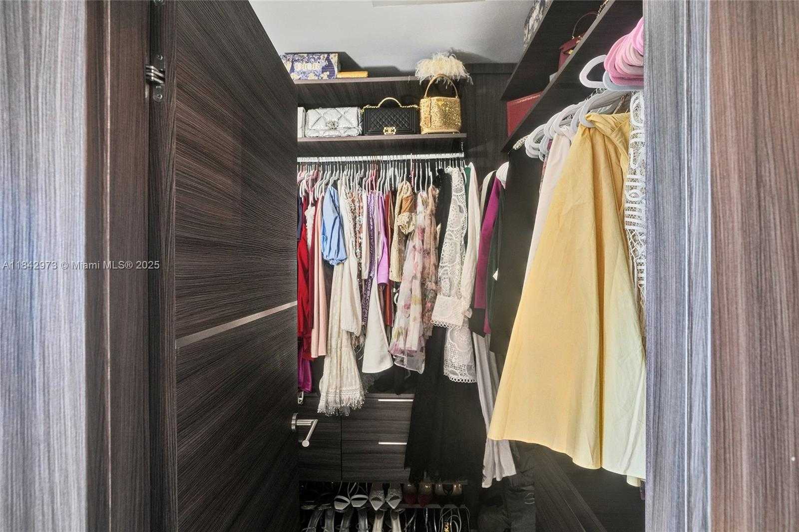 Small Image of 5401 COLLINS AVE #424, Miami Beach Number 21