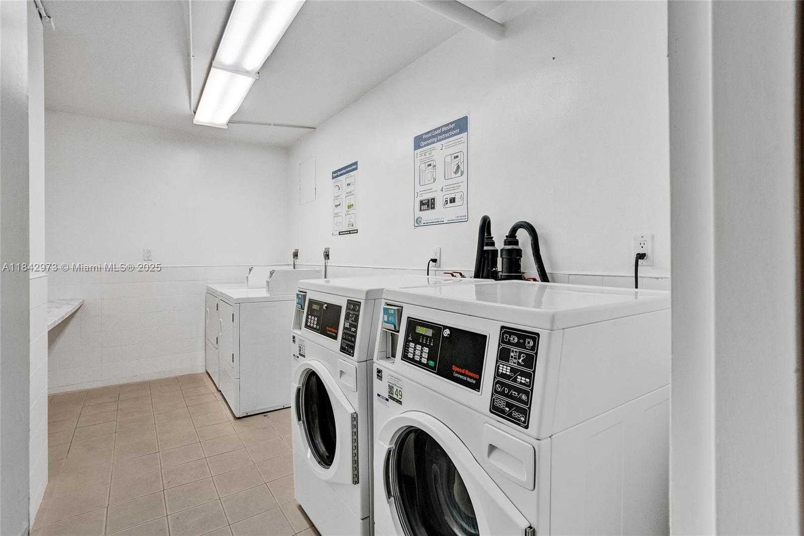 Small Image of 5401 COLLINS AVE #424, Miami Beach Number 25