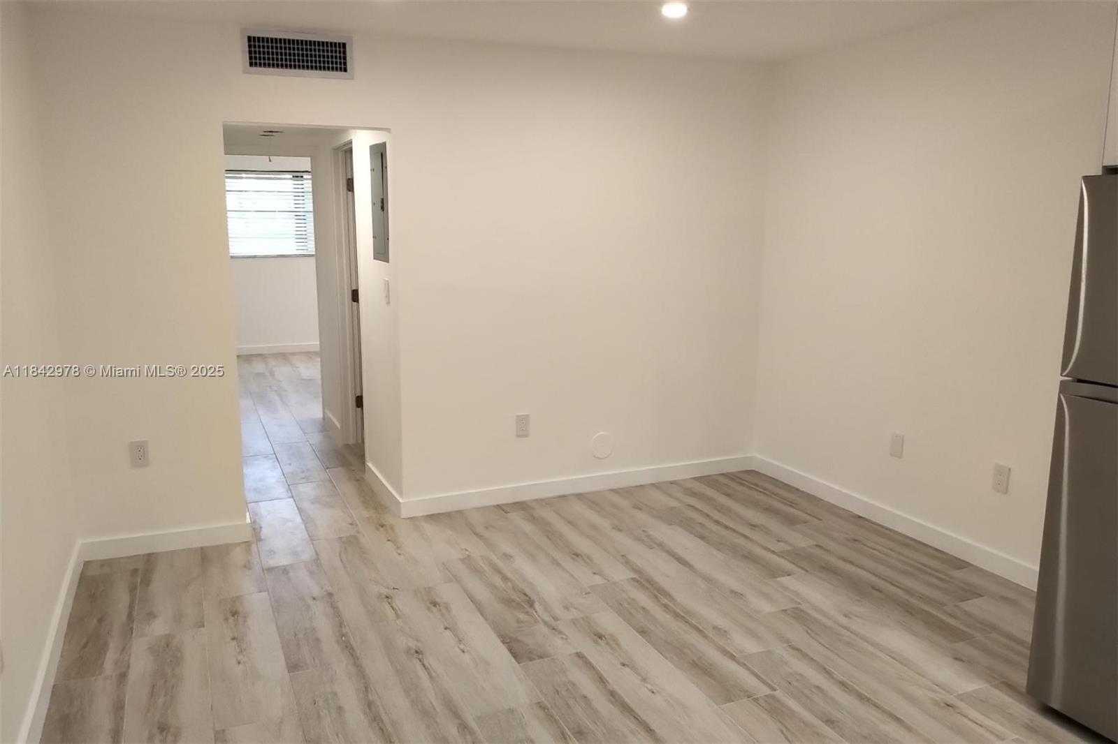 Small Image of 846 LENOX AVE #209, Miami Beach Number 2