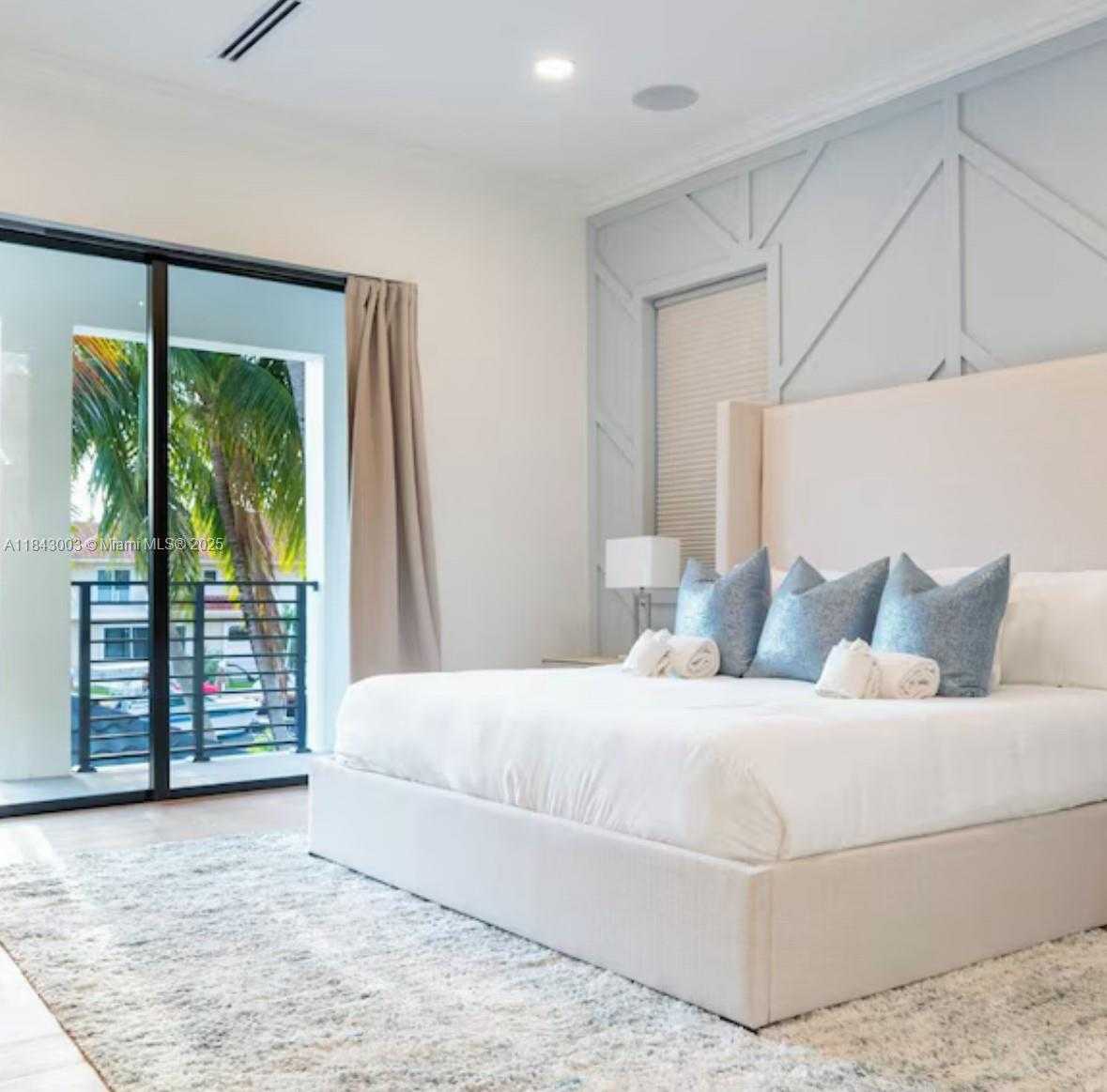 Small Image of 131 ROYAL PALM DR, Fort Lauderdale Number 36
