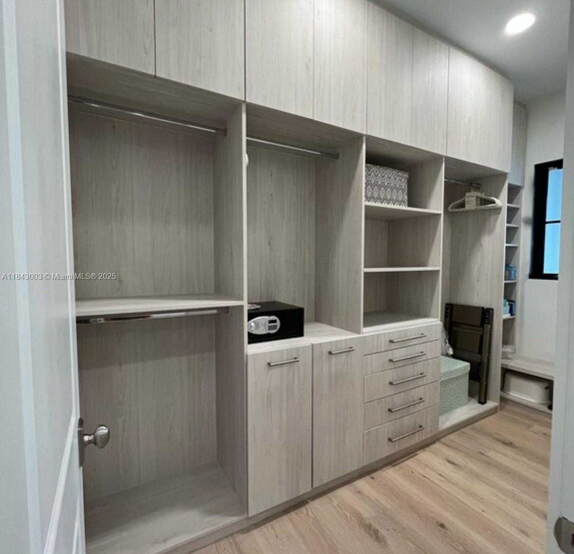 Small Image of 131 ROYAL PALM DR, Fort Lauderdale Number 38