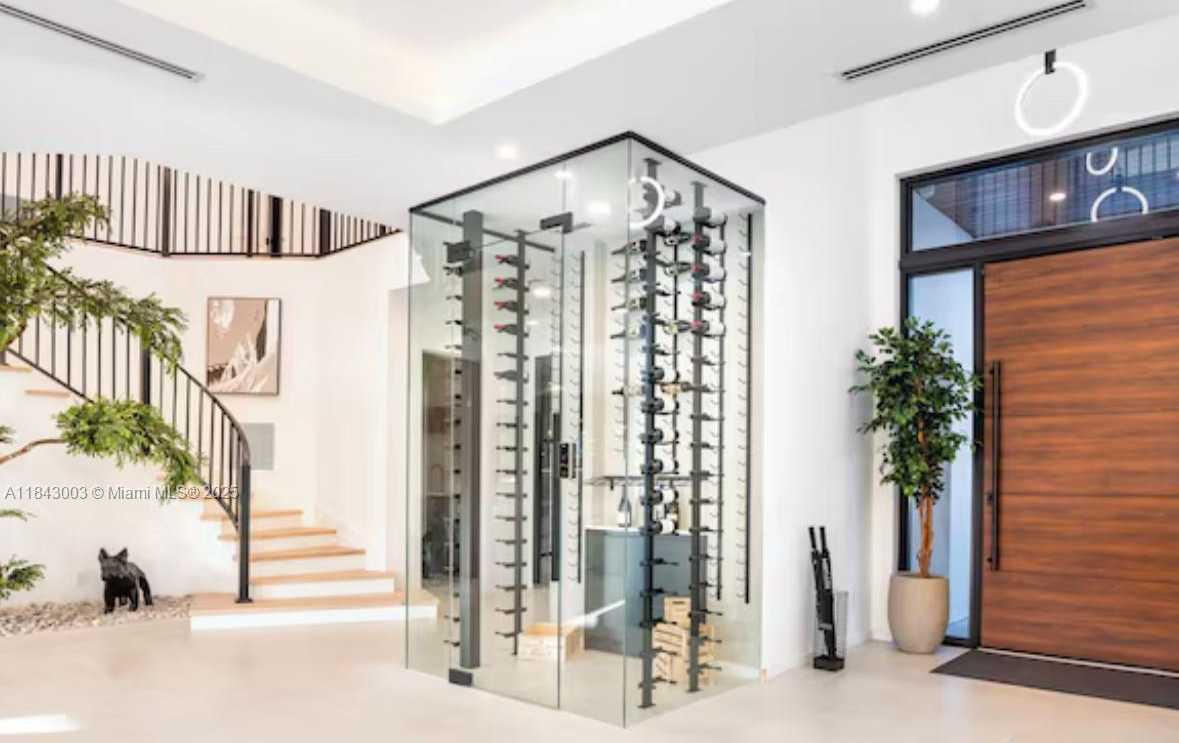 Small Image of 131 ROYAL PALM DR, Fort Lauderdale Number 8