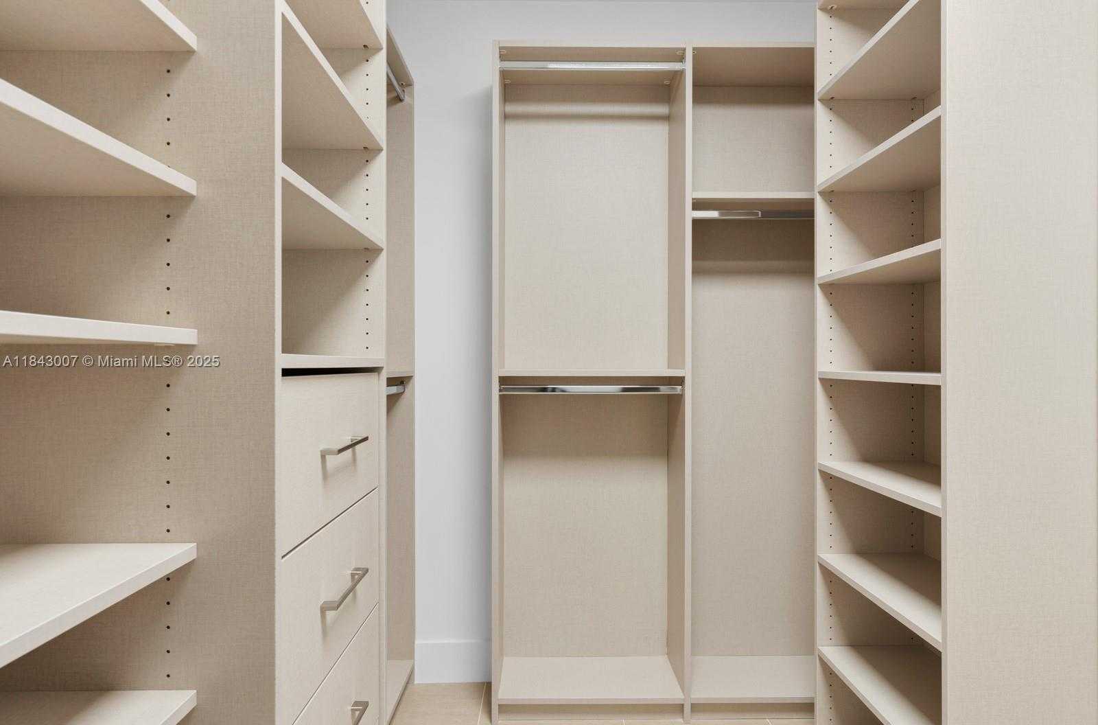 Small Image of 6770 INDIAN CREEK DR #7O, Miami Beach Number 10