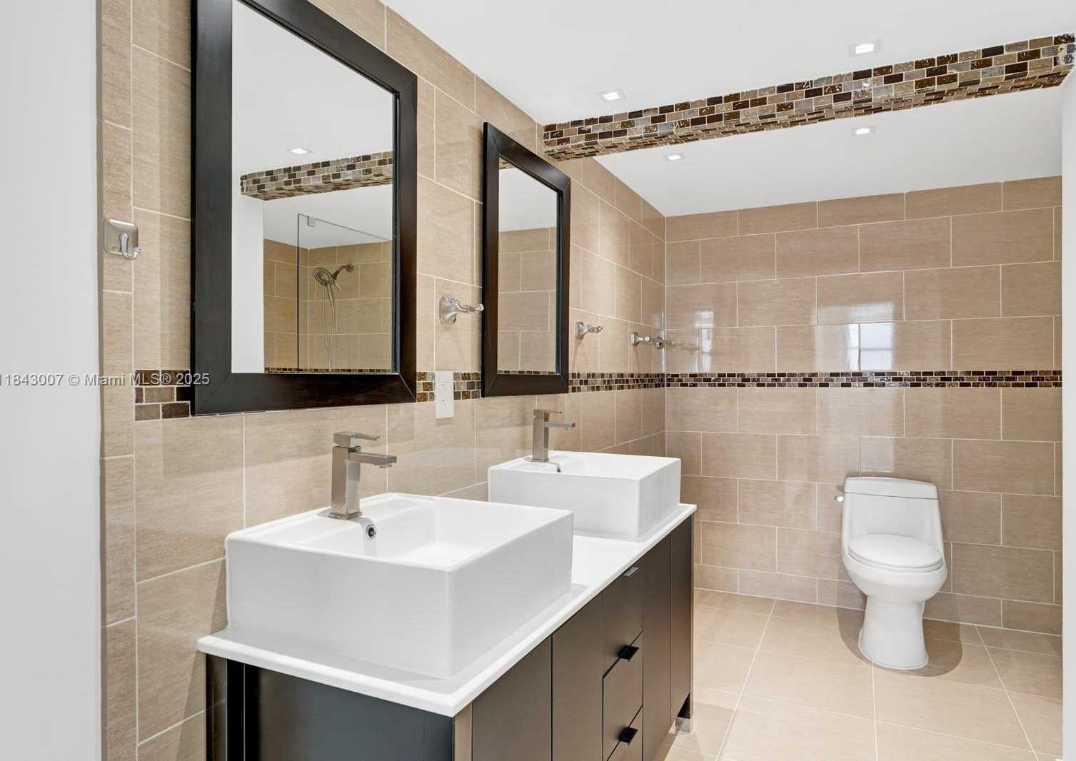Small Image of 6770 INDIAN CREEK DR #7O, Miami Beach Number 11