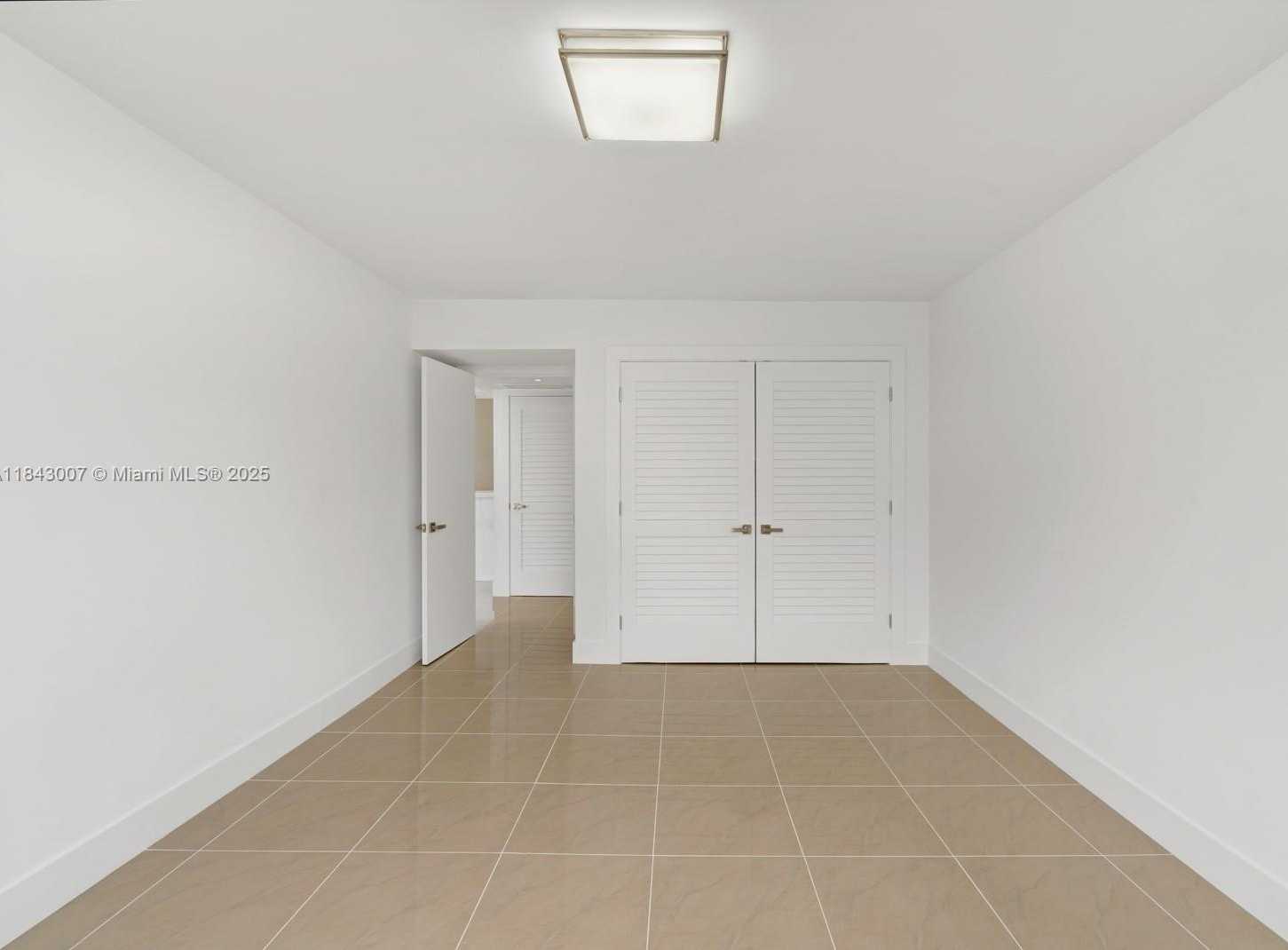 Small Image of 6770 INDIAN CREEK DR #7O, Miami Beach Number 14