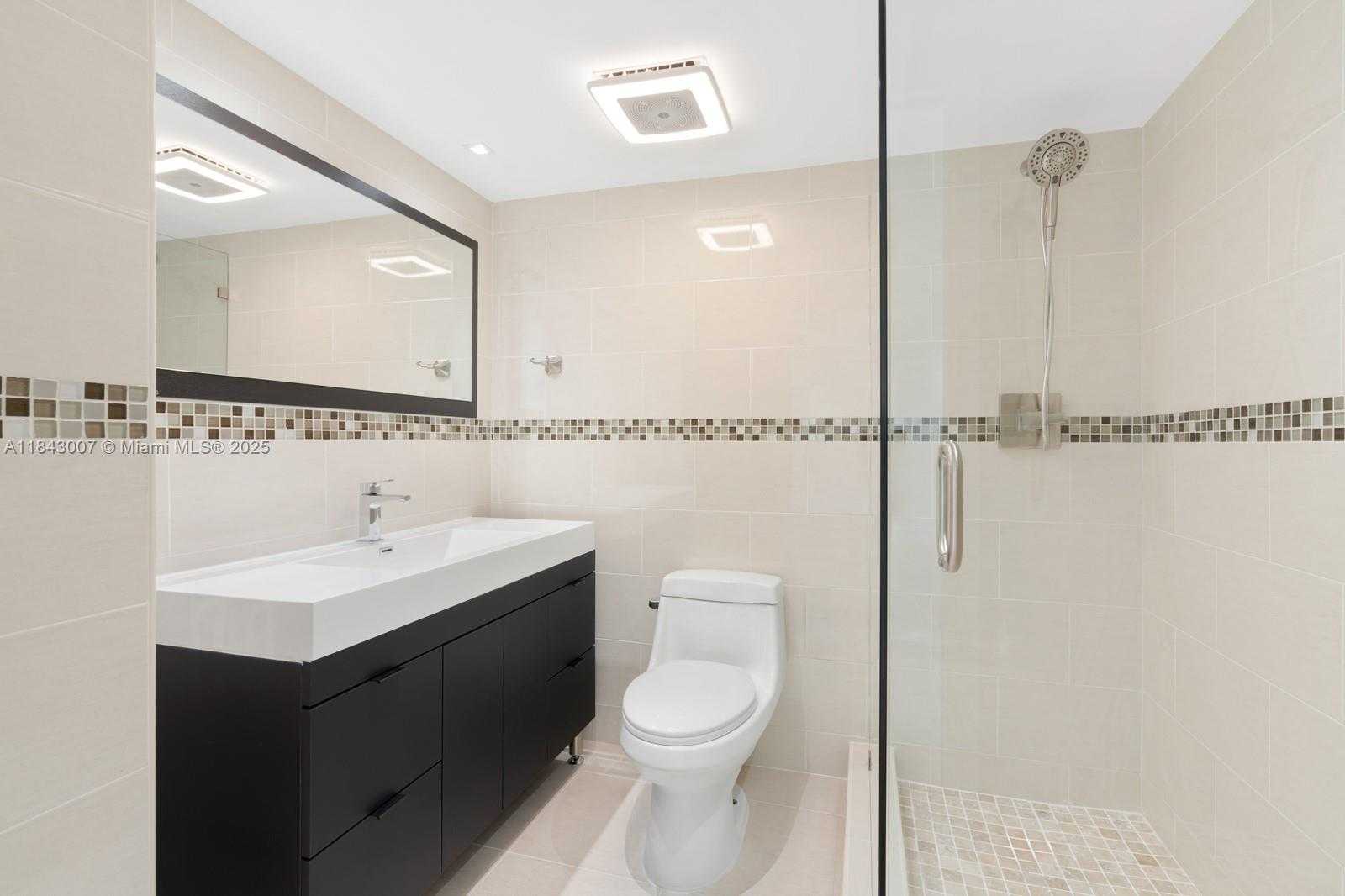 Small Image of 6770 INDIAN CREEK DR #7O, Miami Beach Number 15