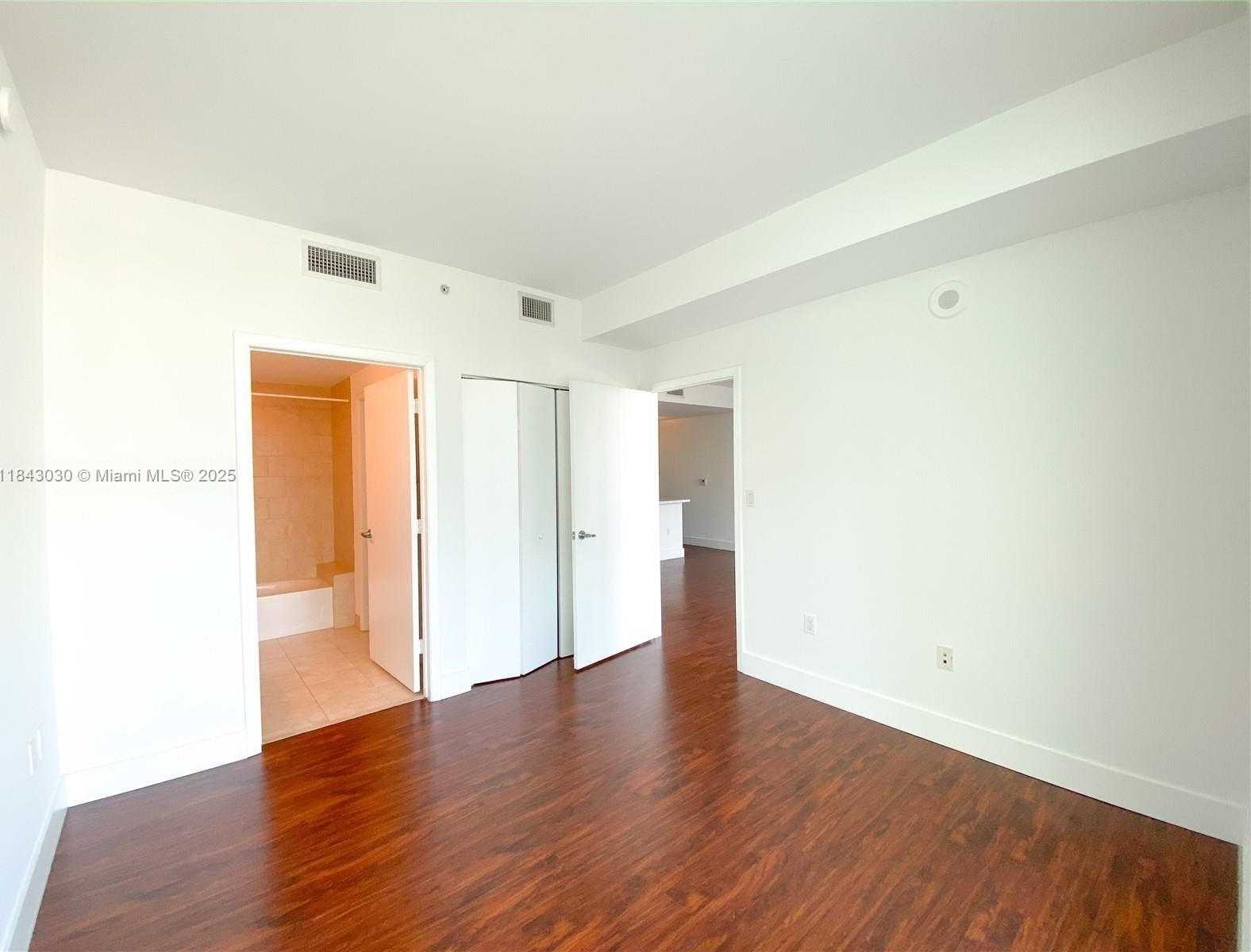 Small Image of 90 SOUTH WEST 3RD ST #2401, Miami Number 11