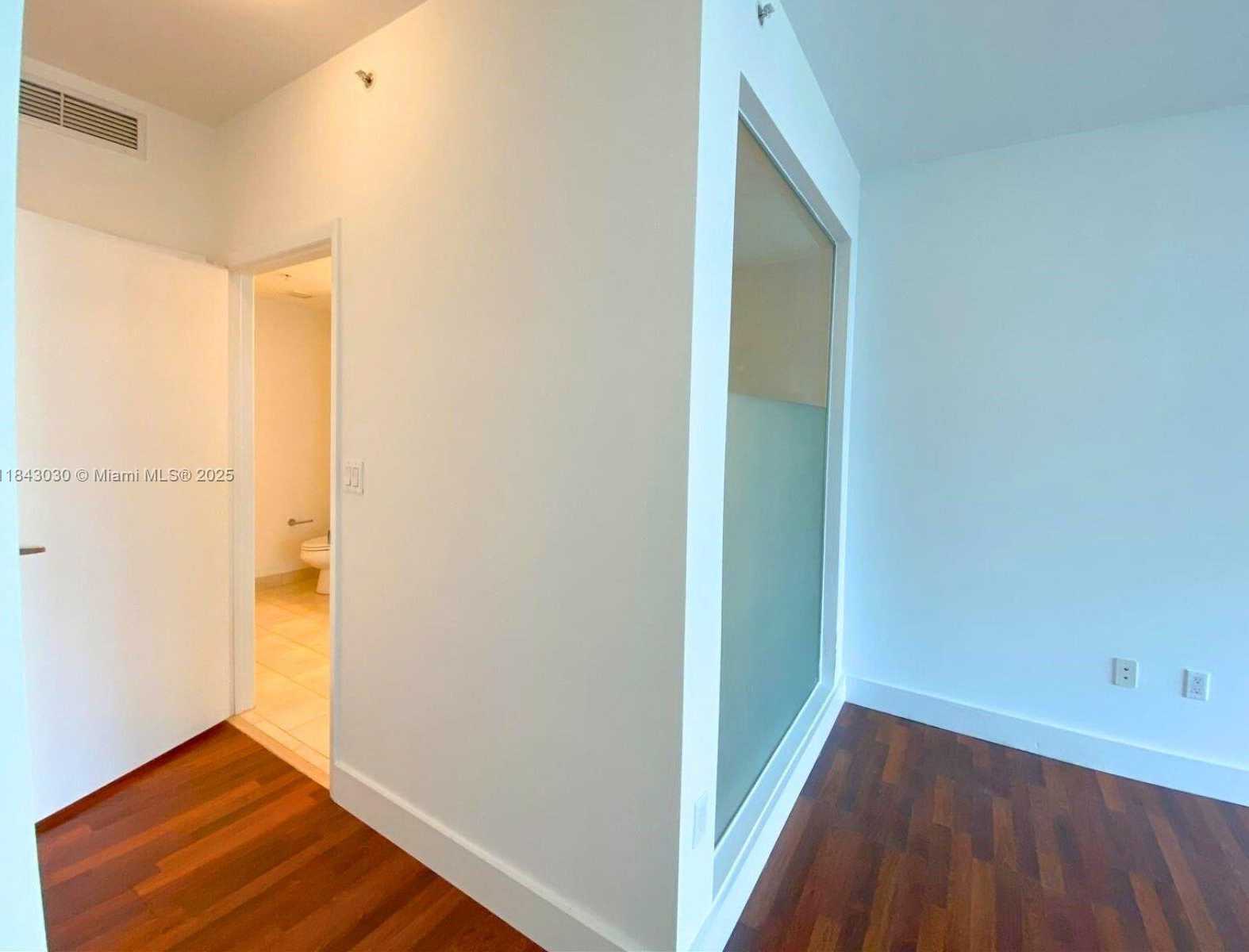 Small Image of 90 SOUTH WEST 3RD ST #2401, Miami Number 17