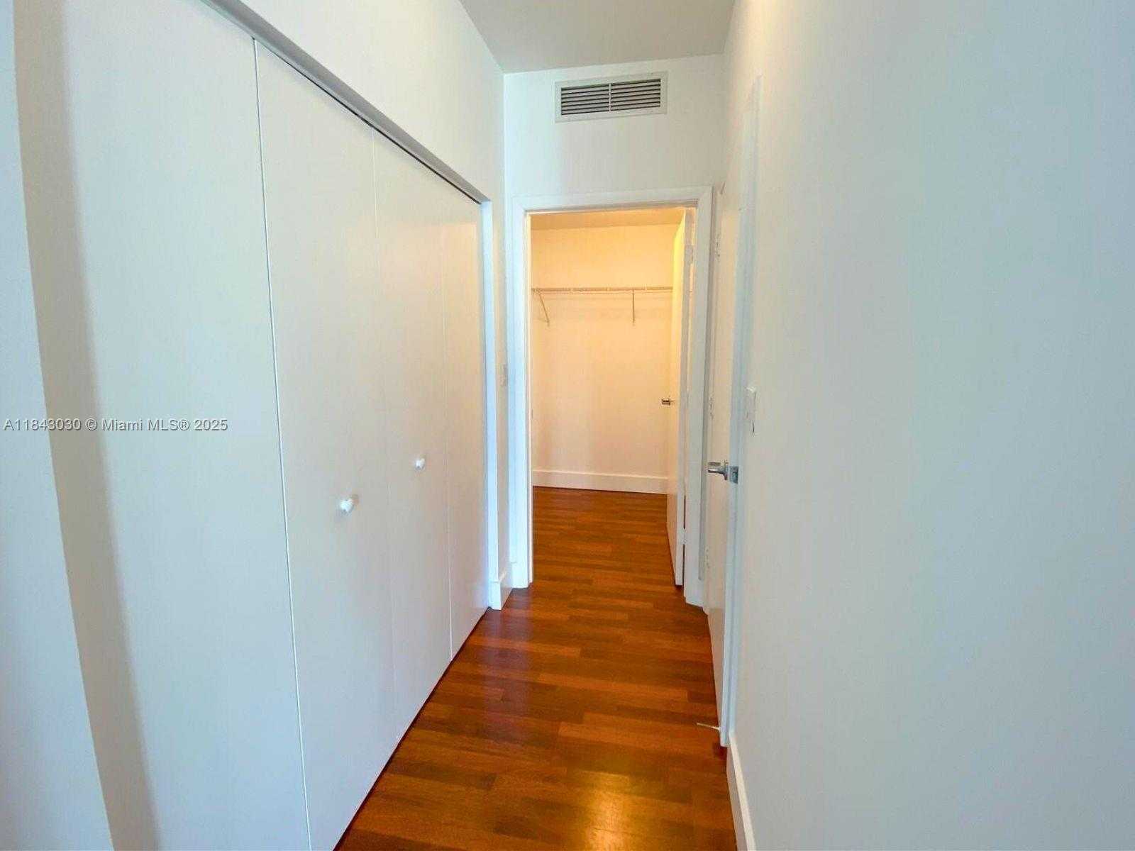 Small Image of 90 SOUTH WEST 3RD ST #2401, Miami Number 18