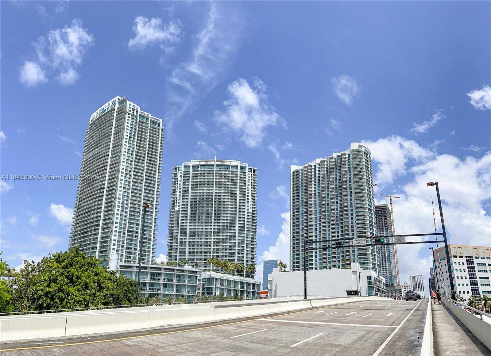 Small Image of 90 SOUTH WEST 3RD ST #2401, Miami Number 34