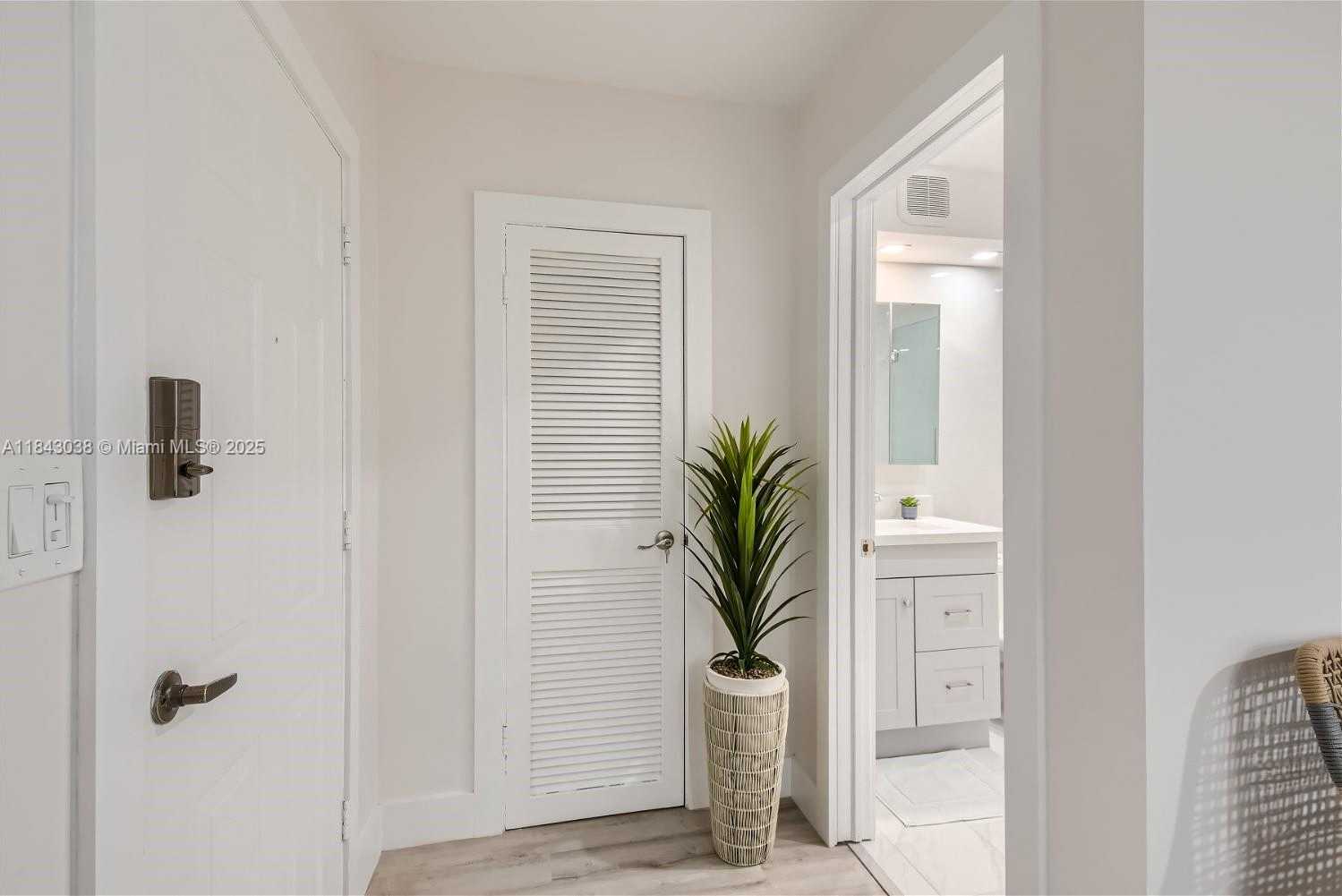 Small Image of 2501 SOUTH OCEAN DR #933, Hollywood Number 4