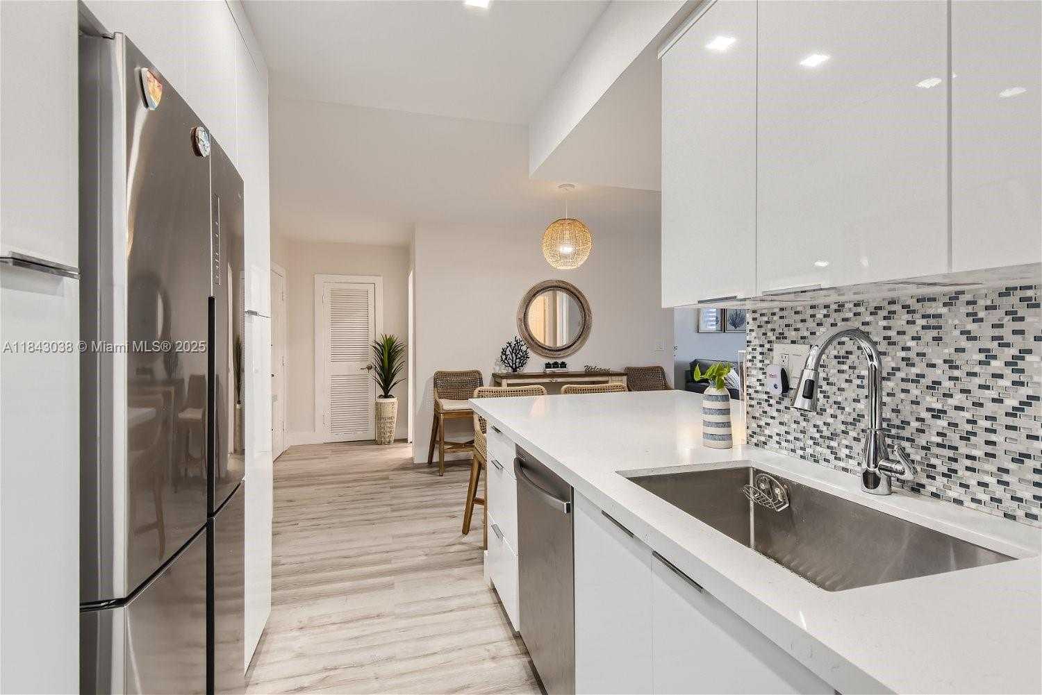 Small Image of 2501 SOUTH OCEAN DR #933, Hollywood Number 6