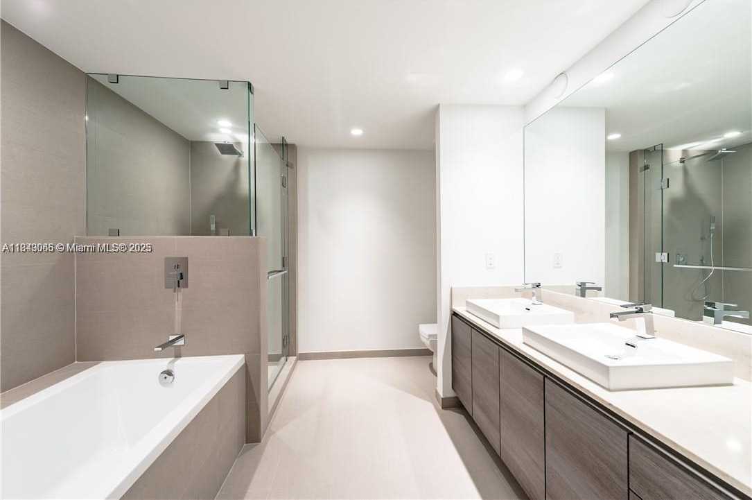 Small Image of 1080 BRICKELL AVE #4100, Miami Number 16