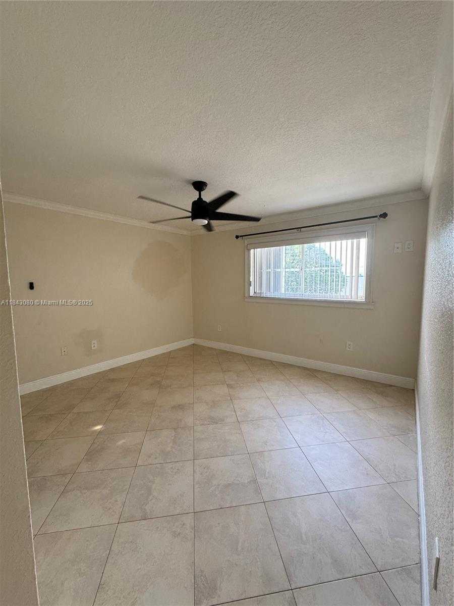 Small Image of 2740 WEST 76TH ST #202, Hialeah Number 10