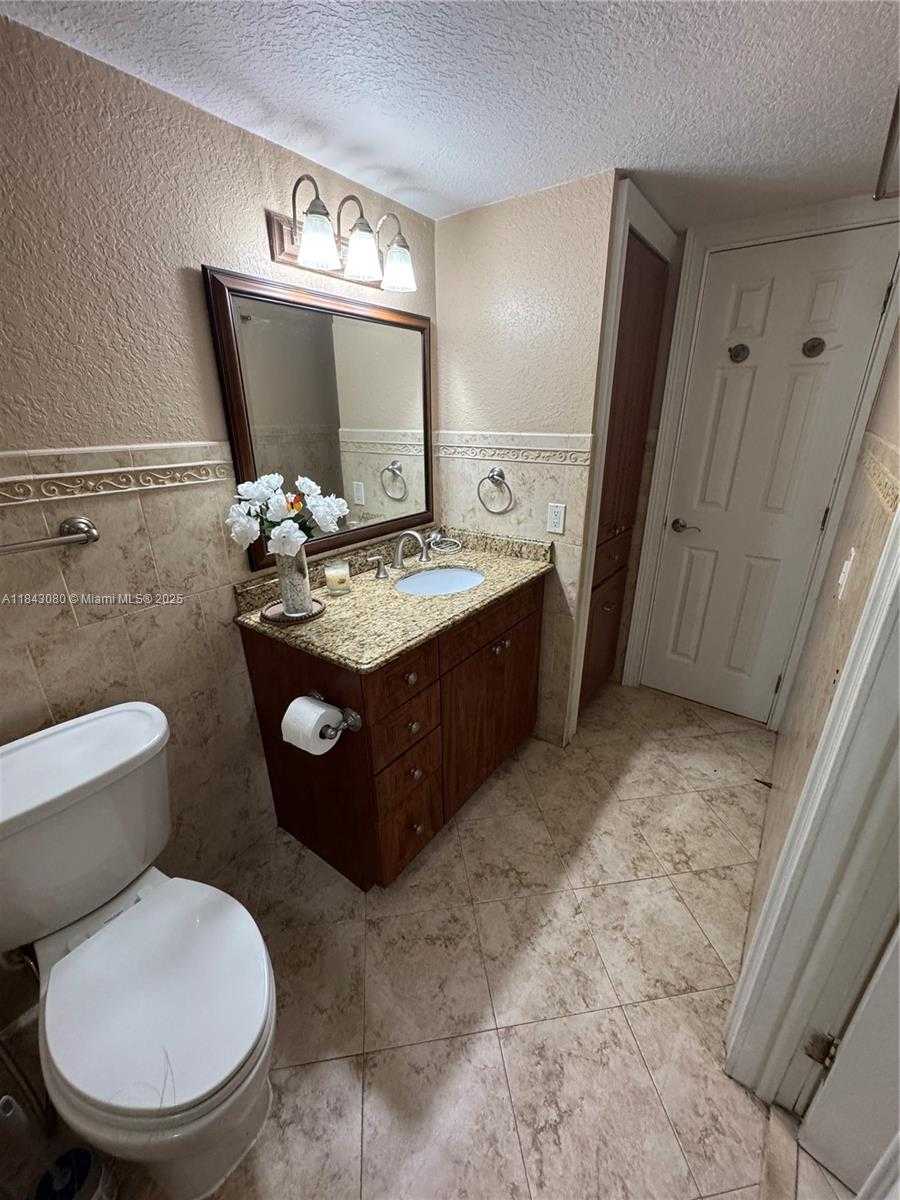Small Image of 2740 WEST 76TH ST #202, Hialeah Number 13