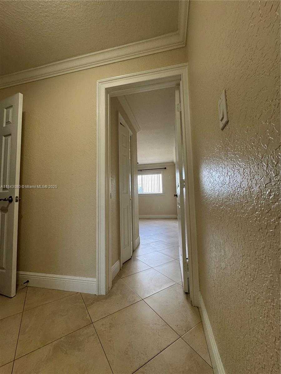 Small Image of 2740 WEST 76TH ST #202, Hialeah Number 14