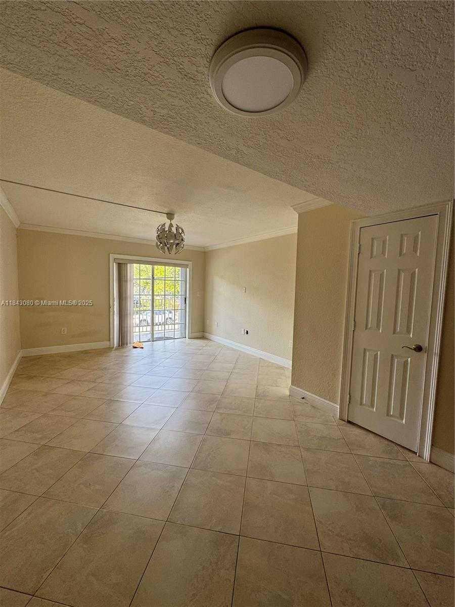 Small Image of 2740 WEST 76TH ST #202, Hialeah Number 3