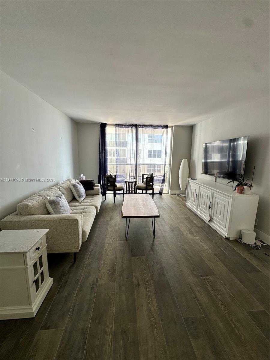 Small Image of 6039 COLLINS AVE #623, Miami Beach Number 11