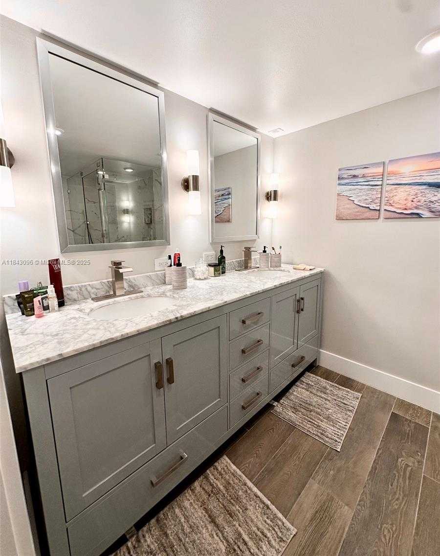 Small Image of 6039 COLLINS AVE #623, Miami Beach Number 12