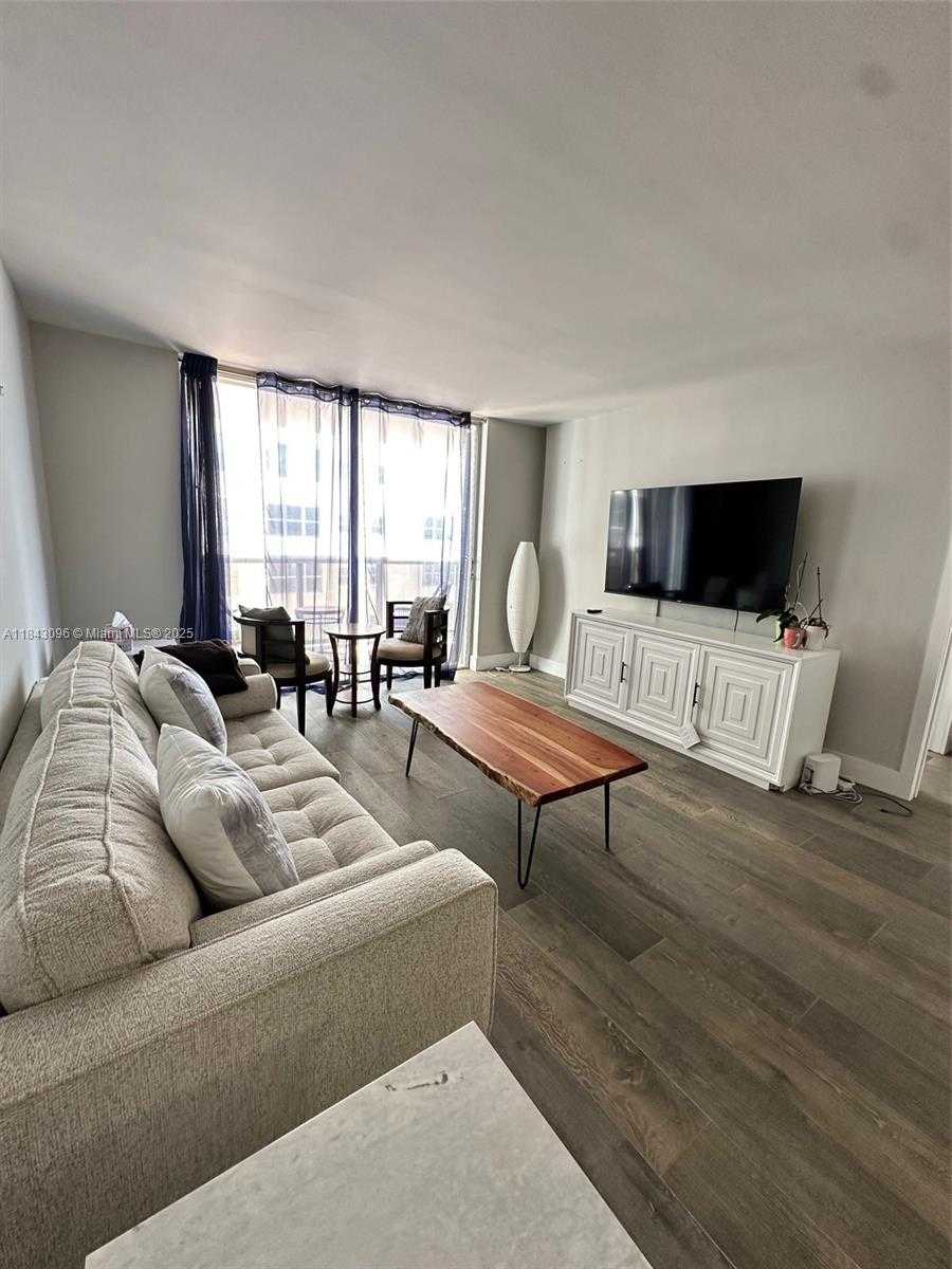 Small Image of 6039 COLLINS AVE #623, Miami Beach Number 15