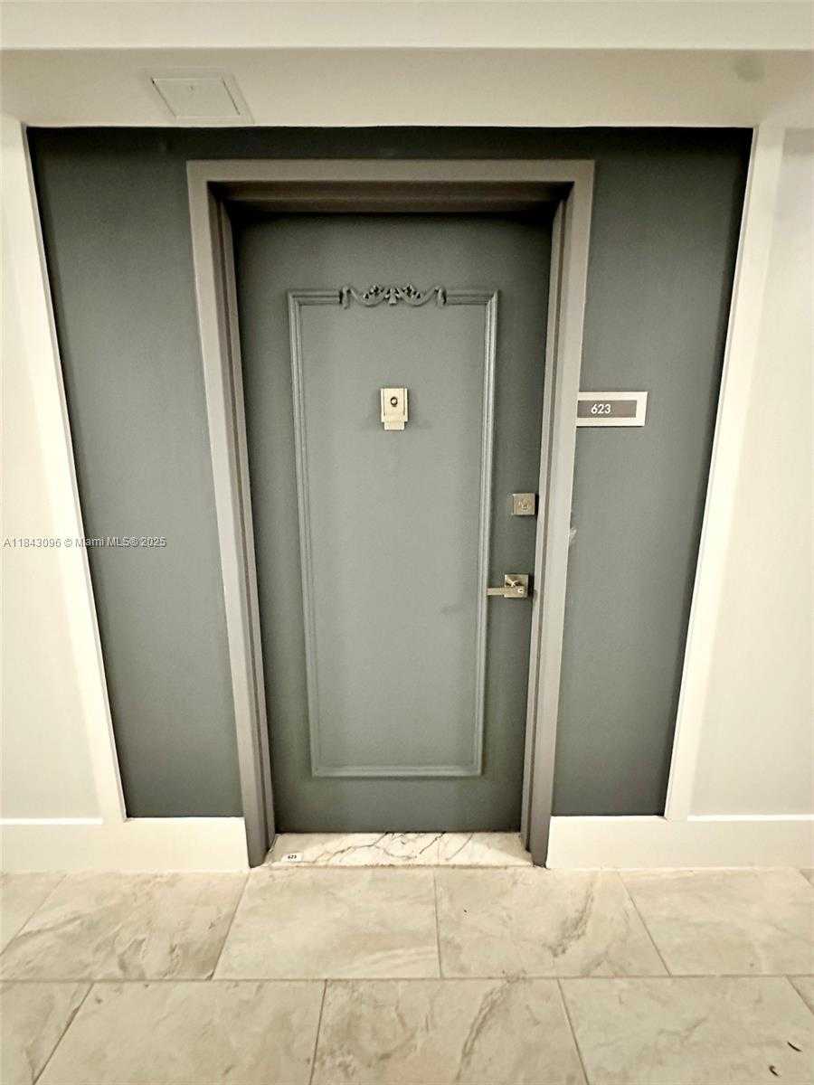Small Image of 6039 COLLINS AVE #623, Miami Beach Number 16