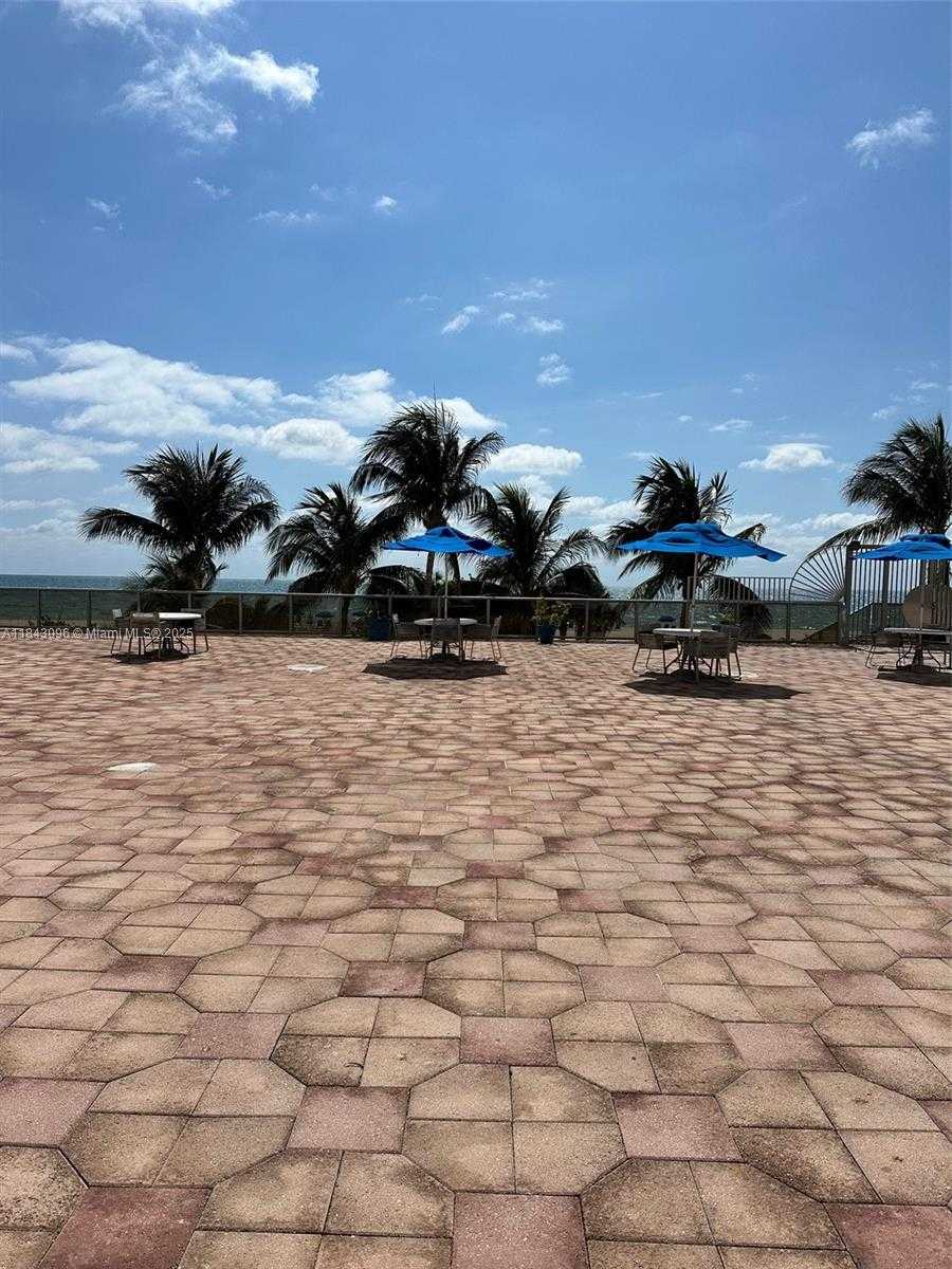 Small Image of 6039 COLLINS AVE #623, Miami Beach Number 17