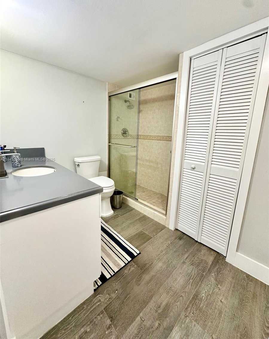 Small Image of 6039 COLLINS AVE #623, Miami Beach Number 9
