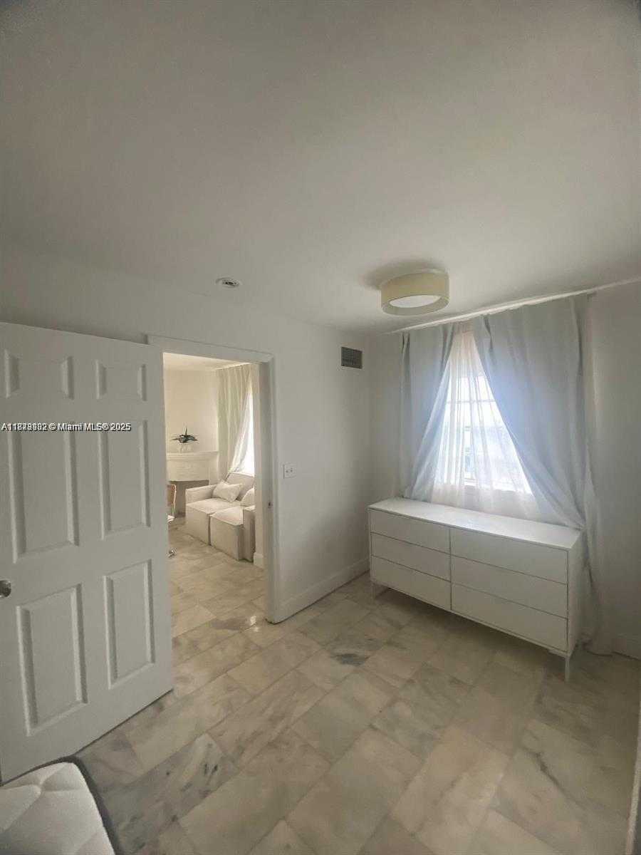 Small Image of 1526 PENNSYLVANIA AVE #10, Miami Beach Number 2